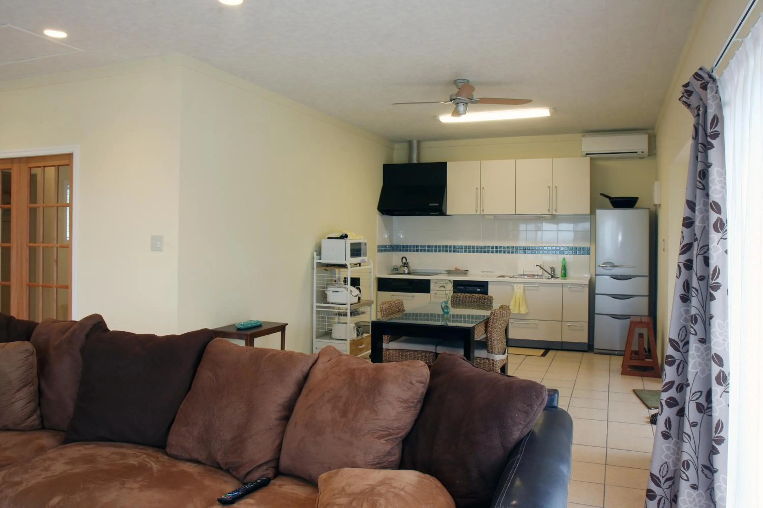 Kitchen or kitchenette in Tsundara Beach Retreat