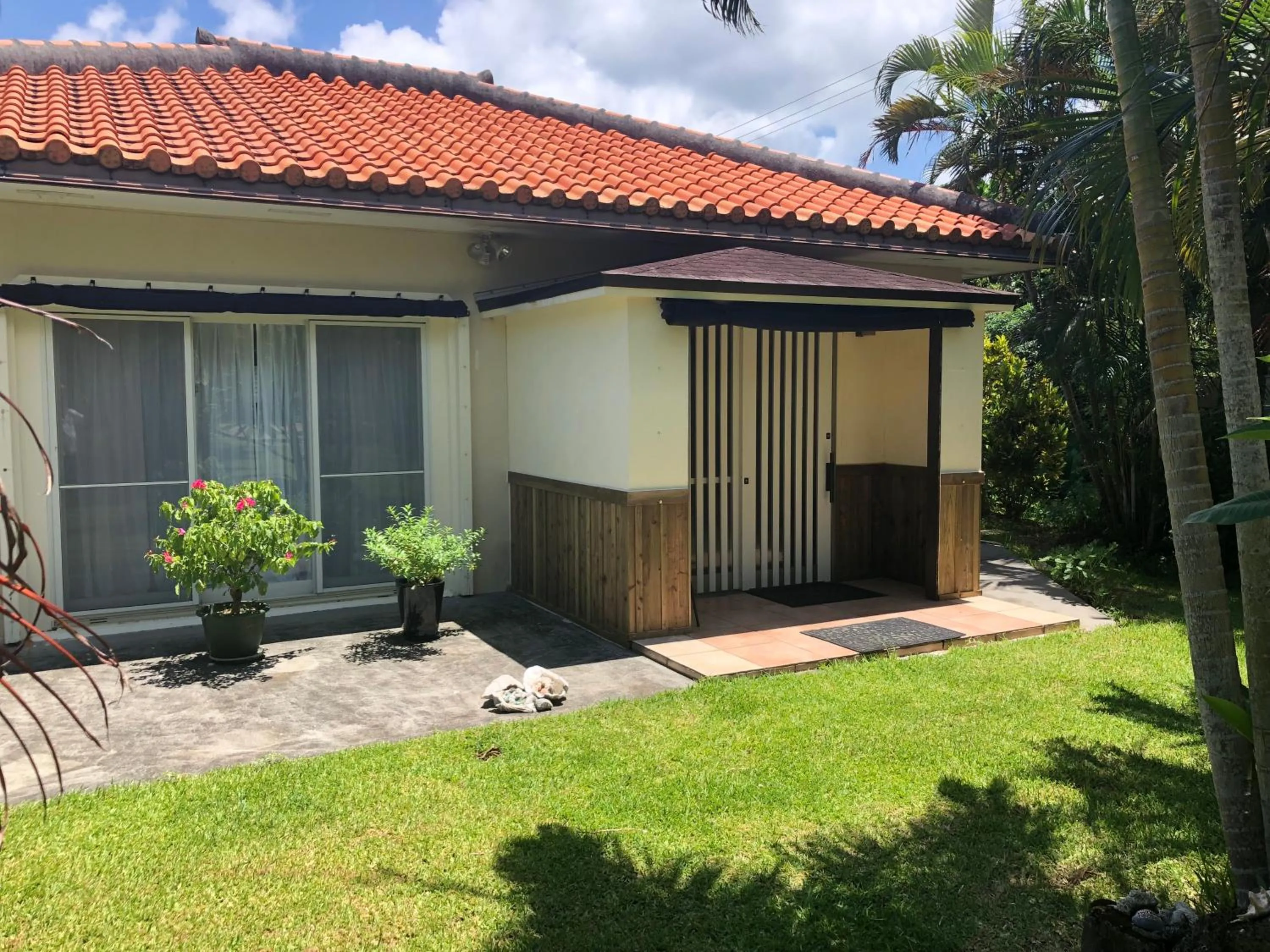 Facade/entrance in Tsundara Beach Retreat
