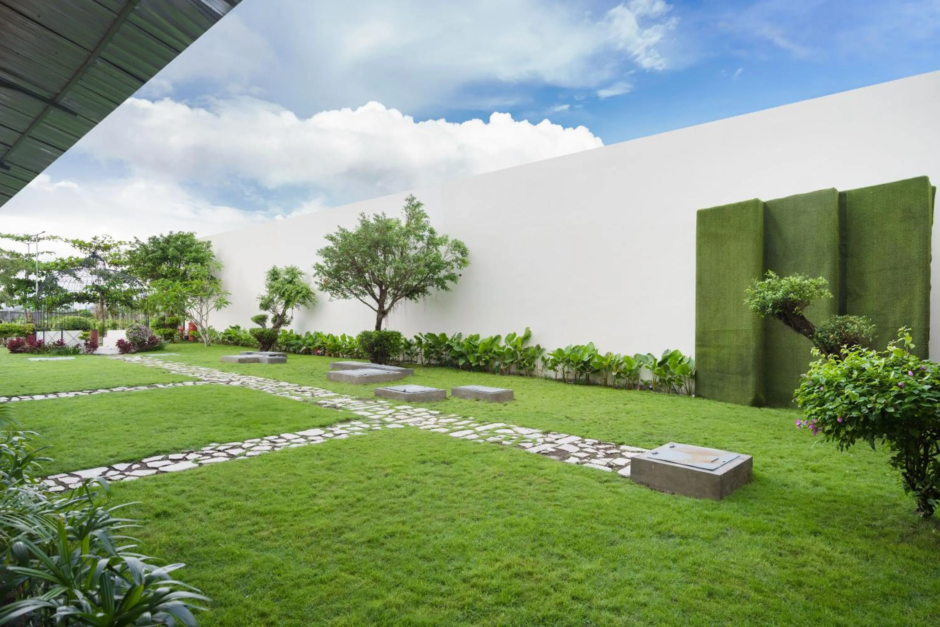 Property building in Swiss-Belcourt Lombok