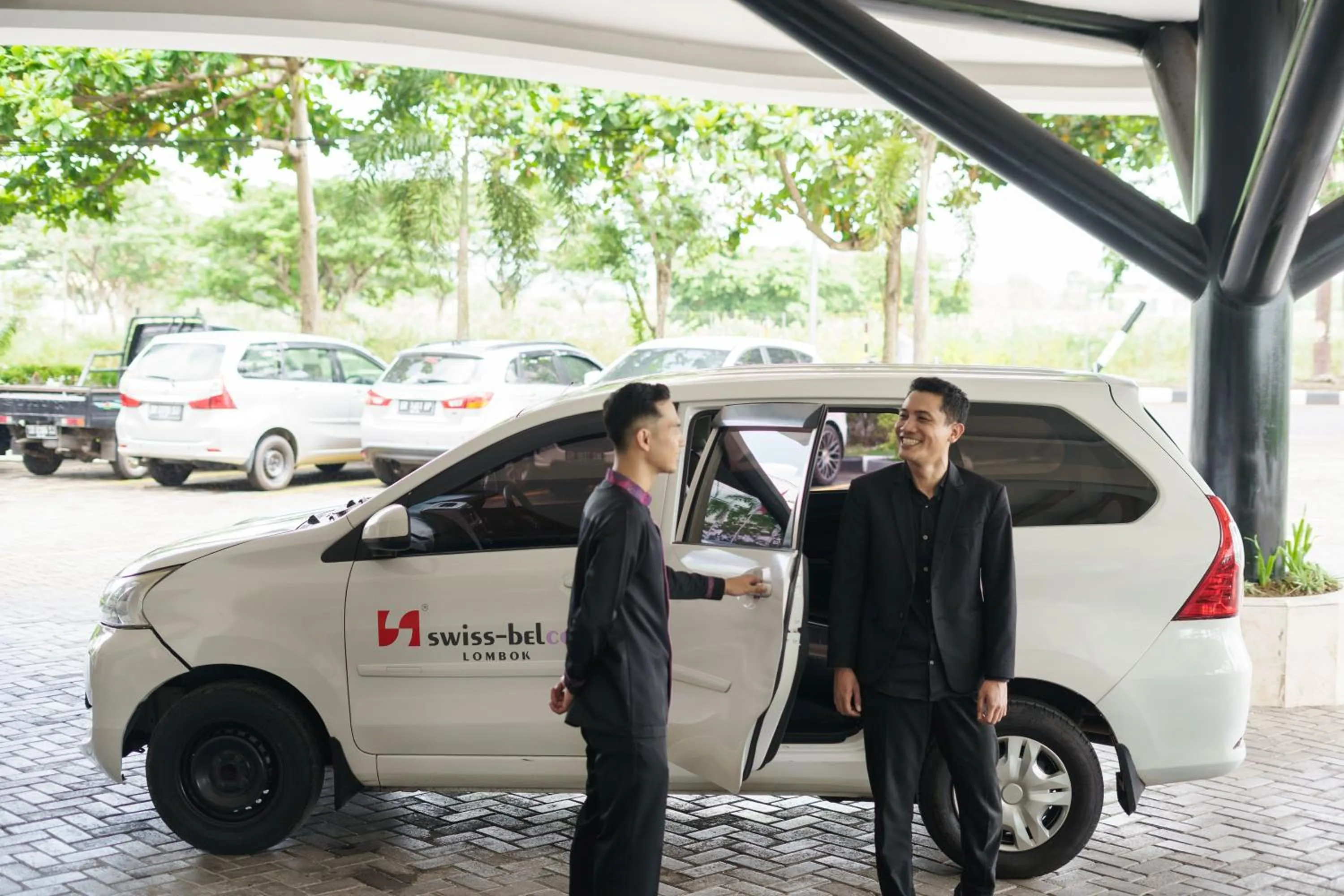 shuttle in Swiss-Belcourt Lombok