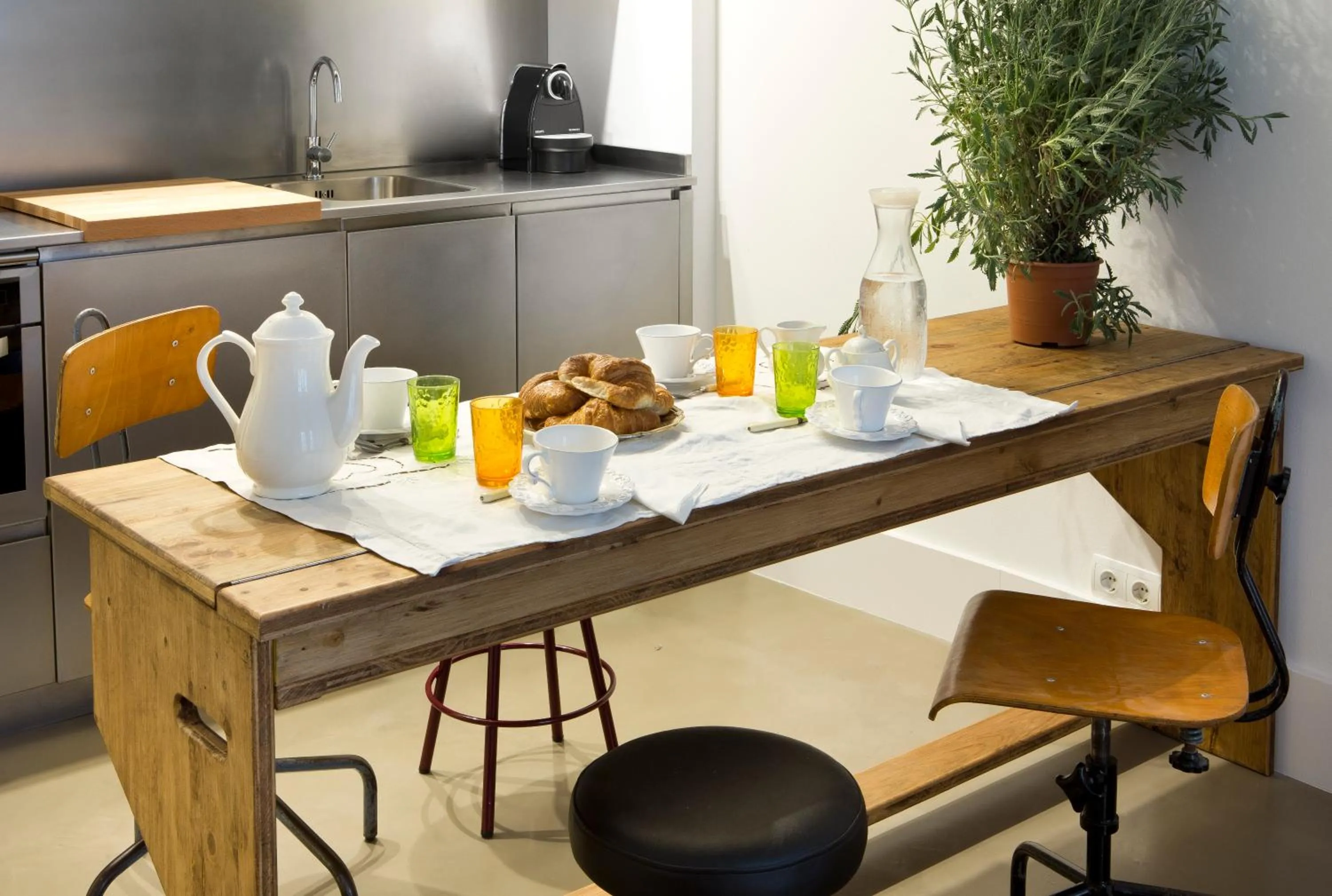 Dining area in Best House Best Place