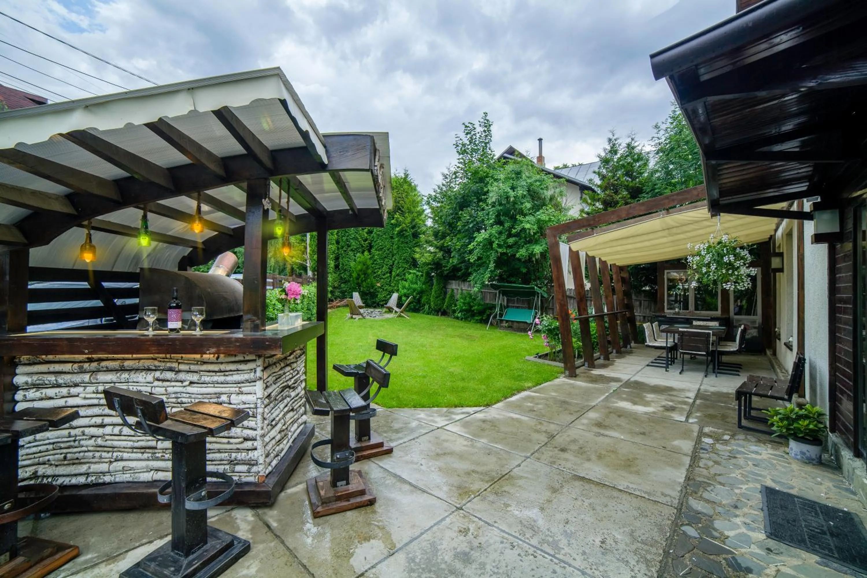 Lounge or bar in Casa Traian