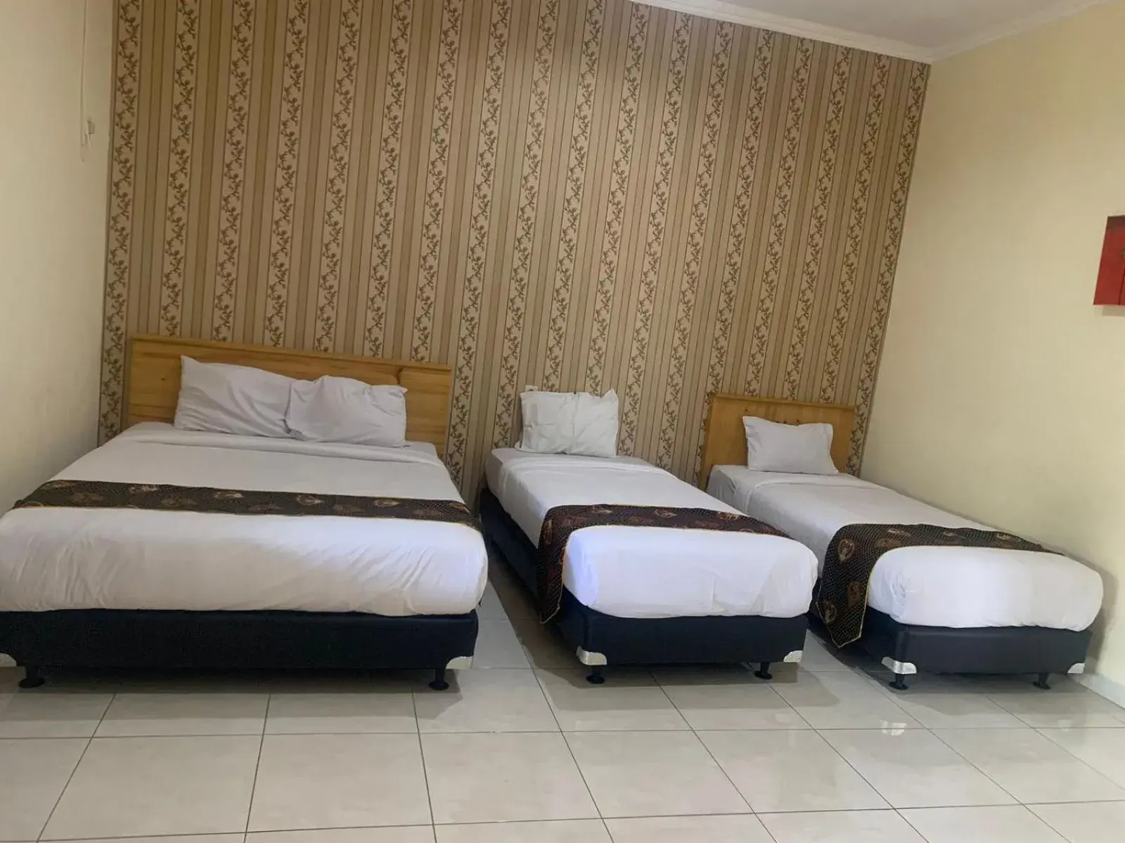 Bedroom, Bed in Shafira Hotel Yogyakarta Bedroom, Bed in Shafira Hotel Yogyakarta