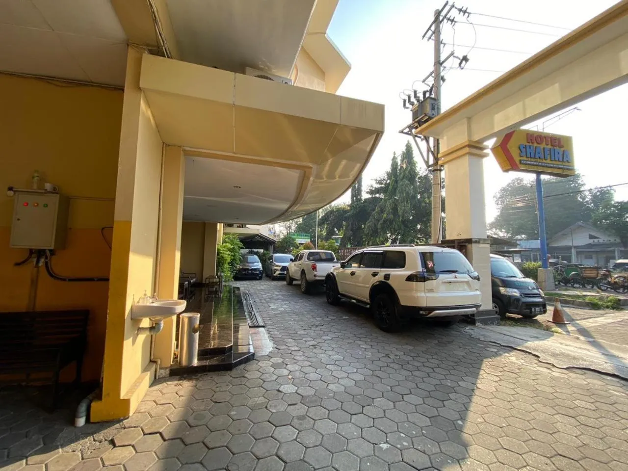 Parking in Shafira Hotel Yogyakarta
