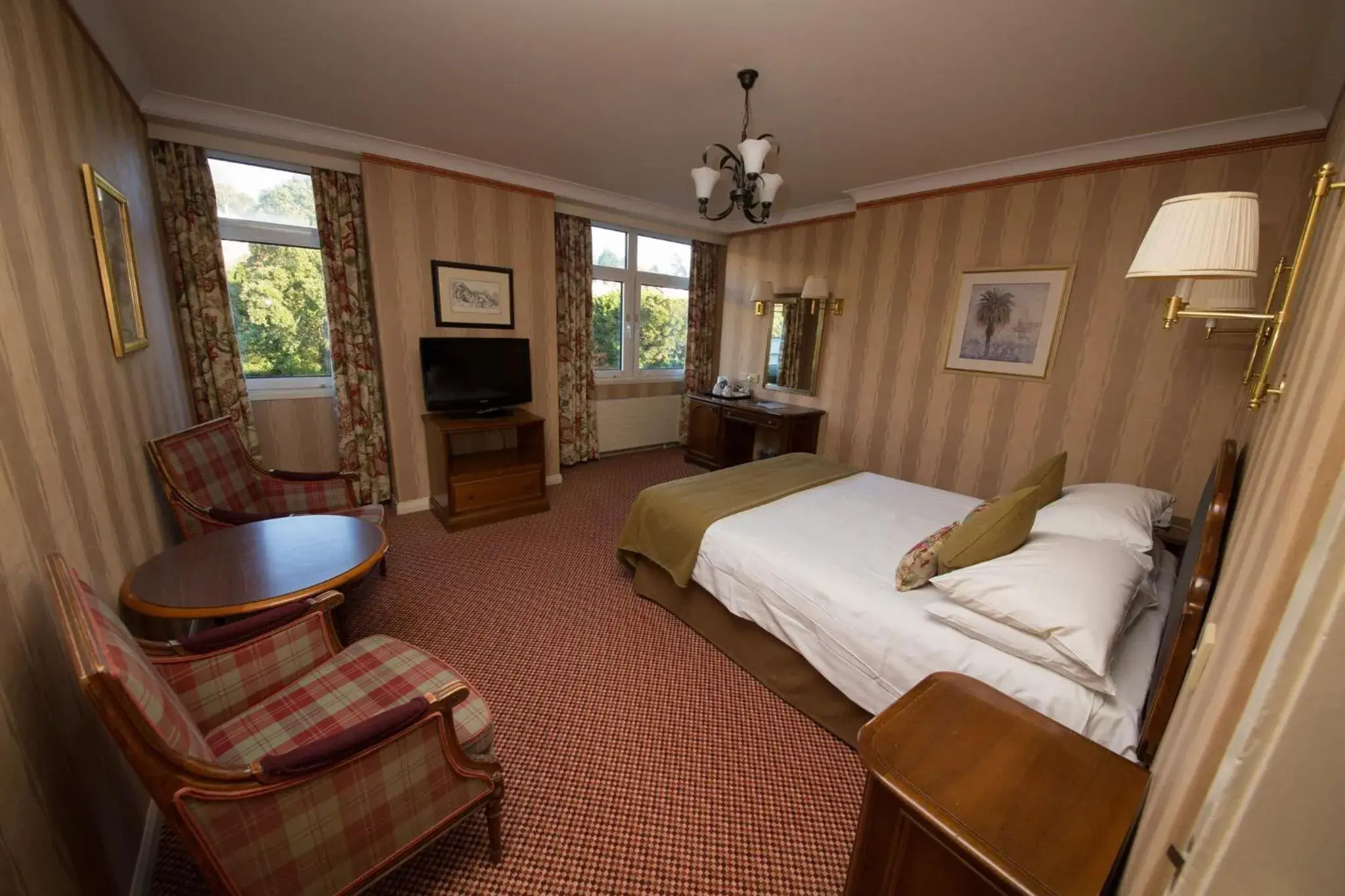 TV and multimedia, Bed in The Imperial Torquay TV and multimedia, Bed in The Imperial Torquay