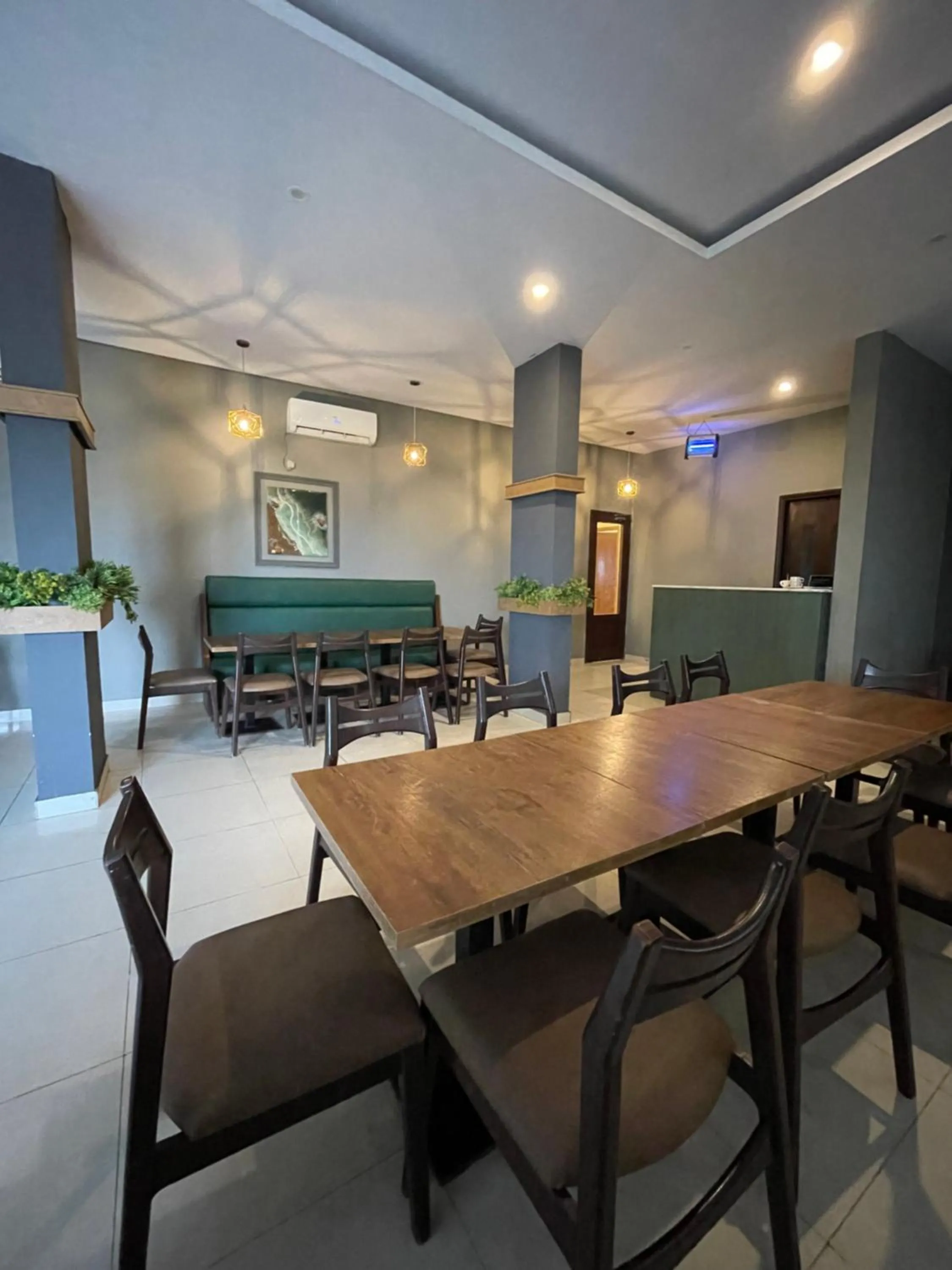 Restaurant/places to eat in Destination Beach Hotel by Dreamworld