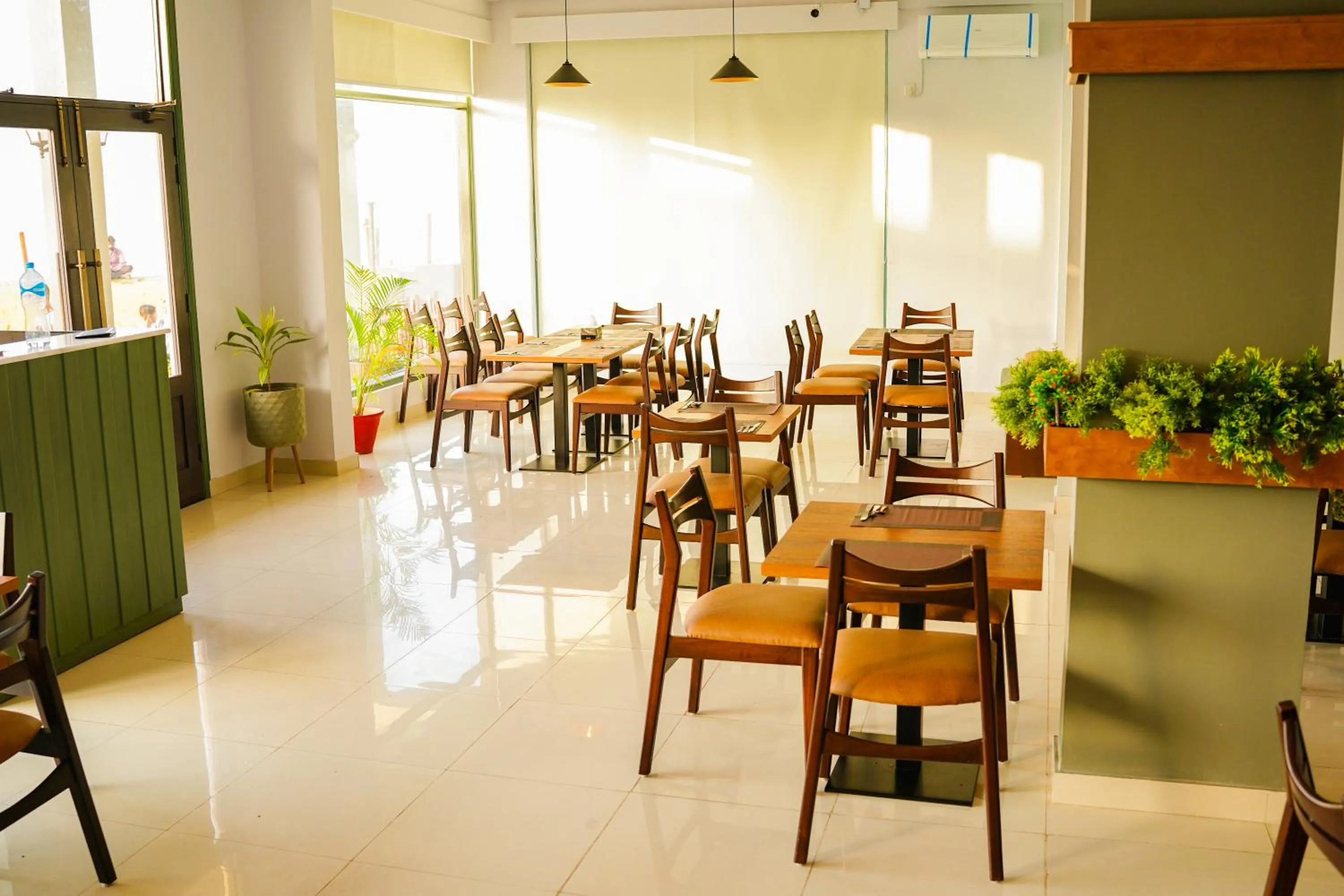 Restaurant/places to eat in Destination Beach Hotel by Dreamworld