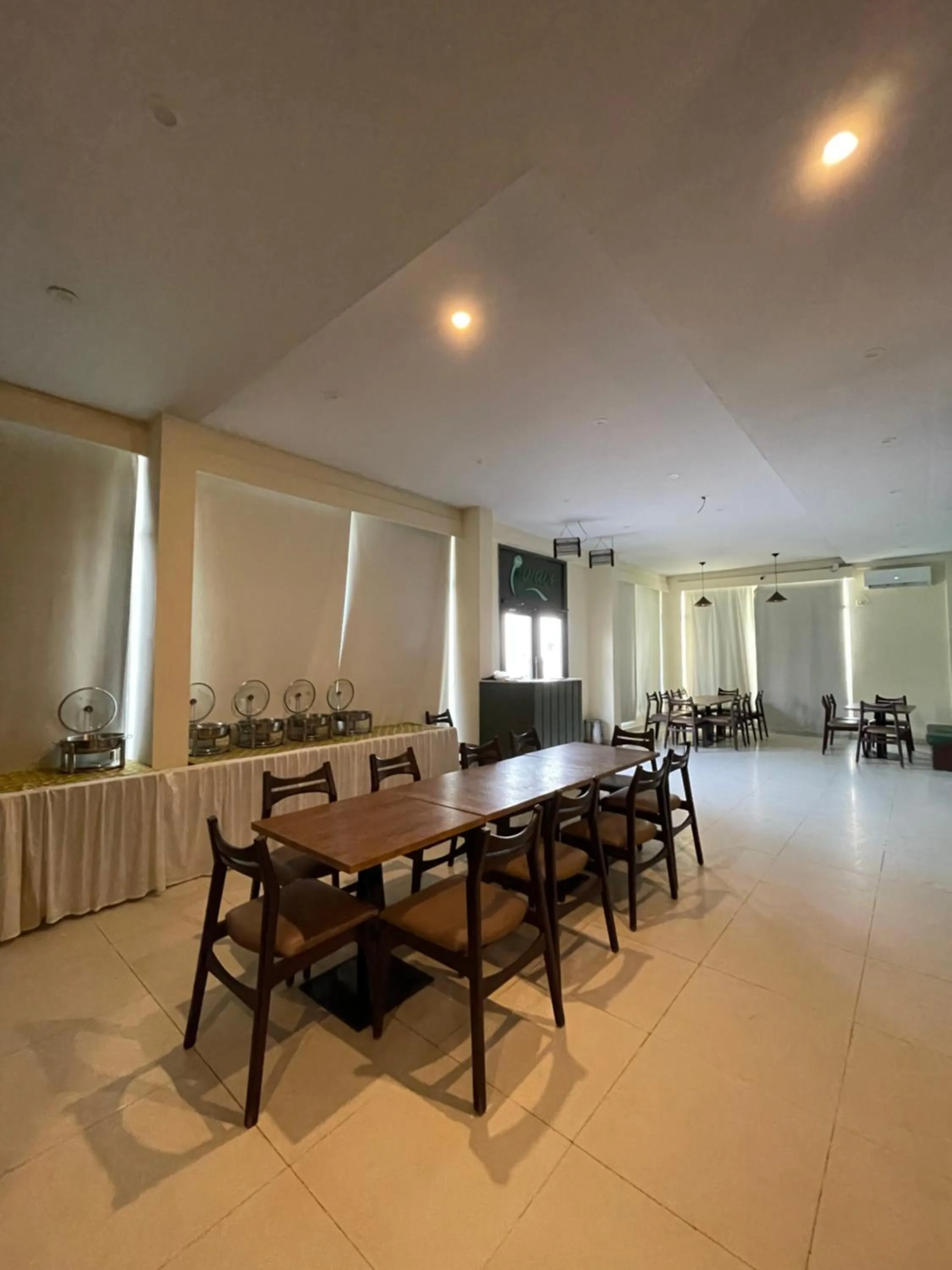 Restaurant/places to eat in Destination Beach Hotel by Dreamworld