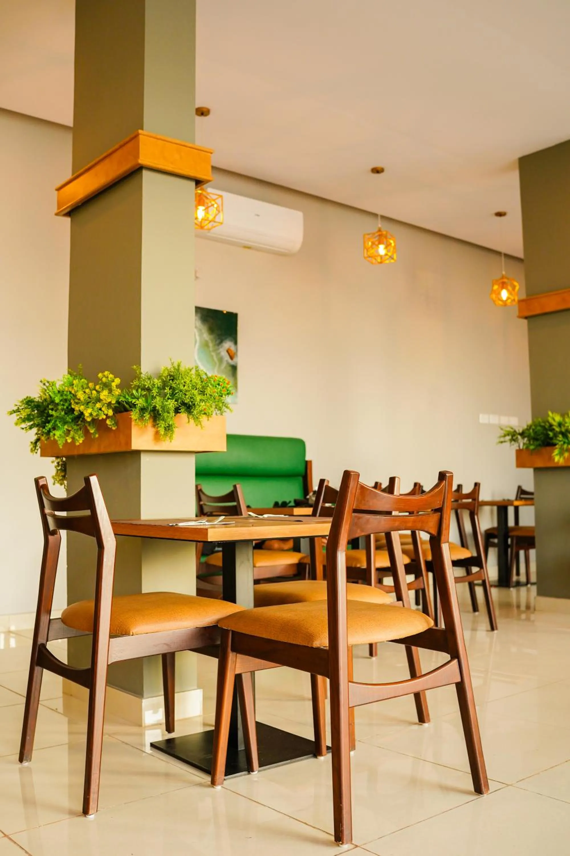 Restaurant/places to eat in Destination Beach Hotel by Dreamworld