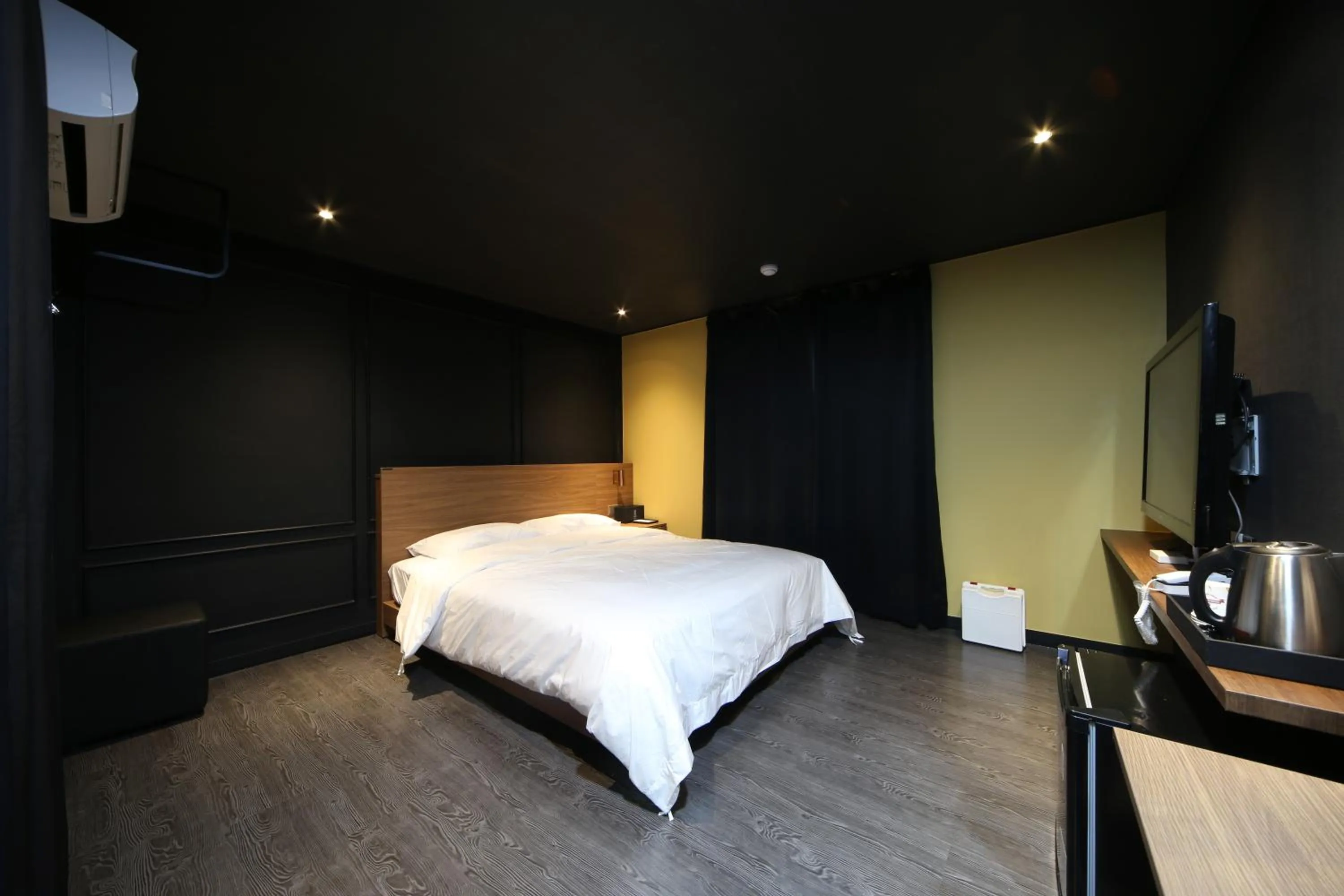 Bed in Soho Hotel