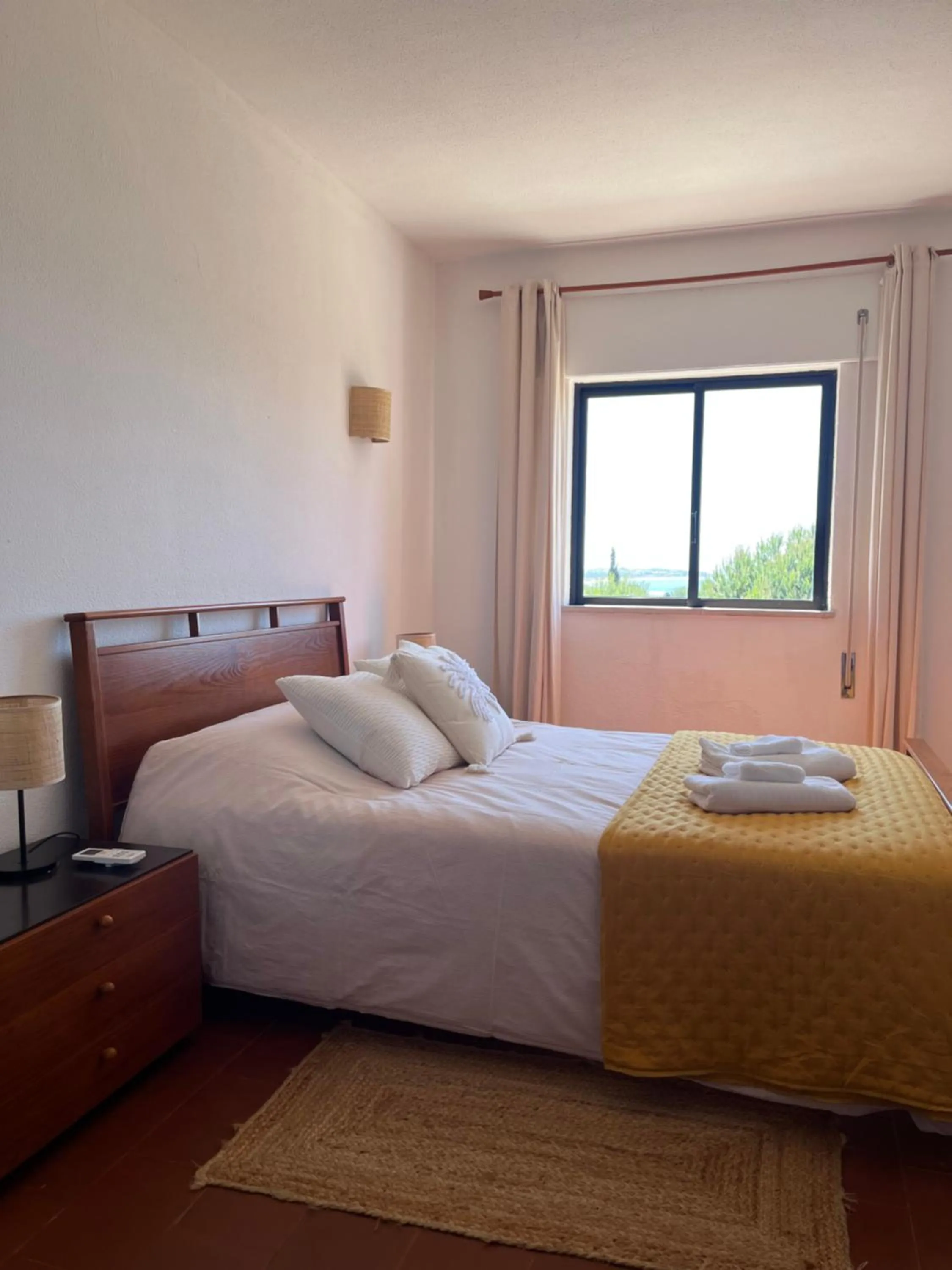 Bed in Casa Oliveira - Algarve