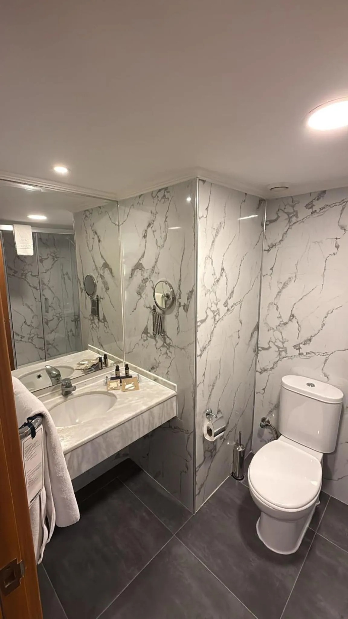 Bathroom in Anemon Kent Ege Otel