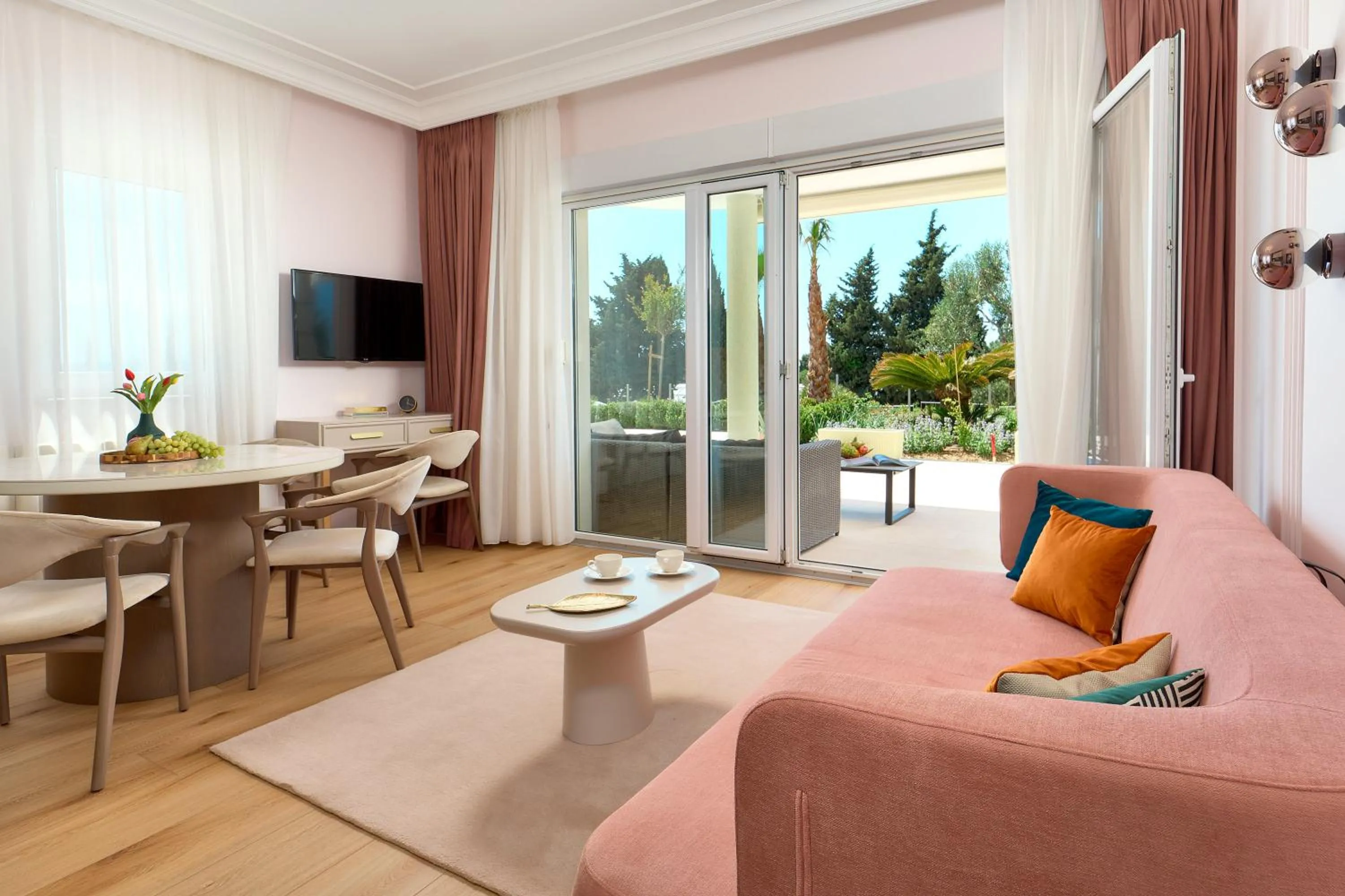 Two-Bedroom Deluxe Apartment with Balcony in Luxury Apartments Villa Klara