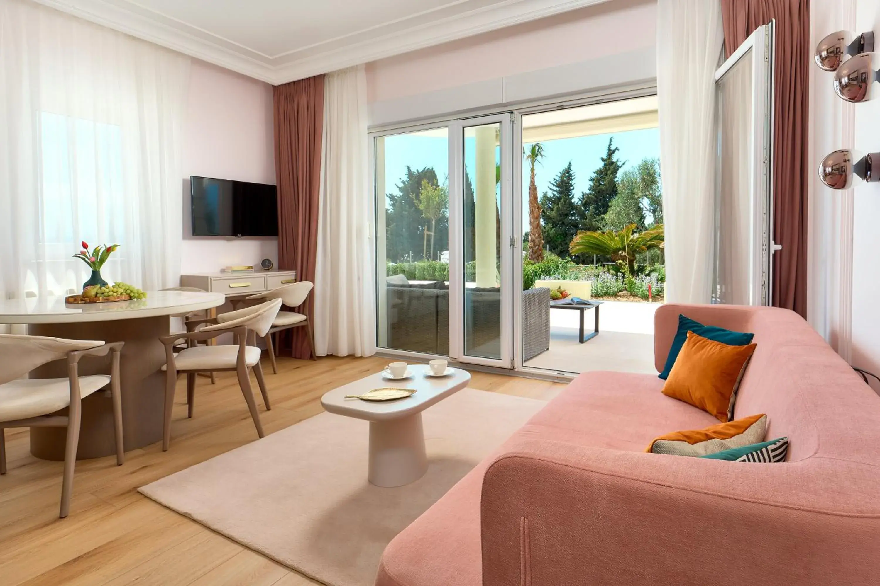 Two-Bedroom Deluxe Apartment with Balcony in Luxury Apartments Villa Klara Two-Bedroom Deluxe Apartment with Balcony in Luxury Apartments Villa Klara
