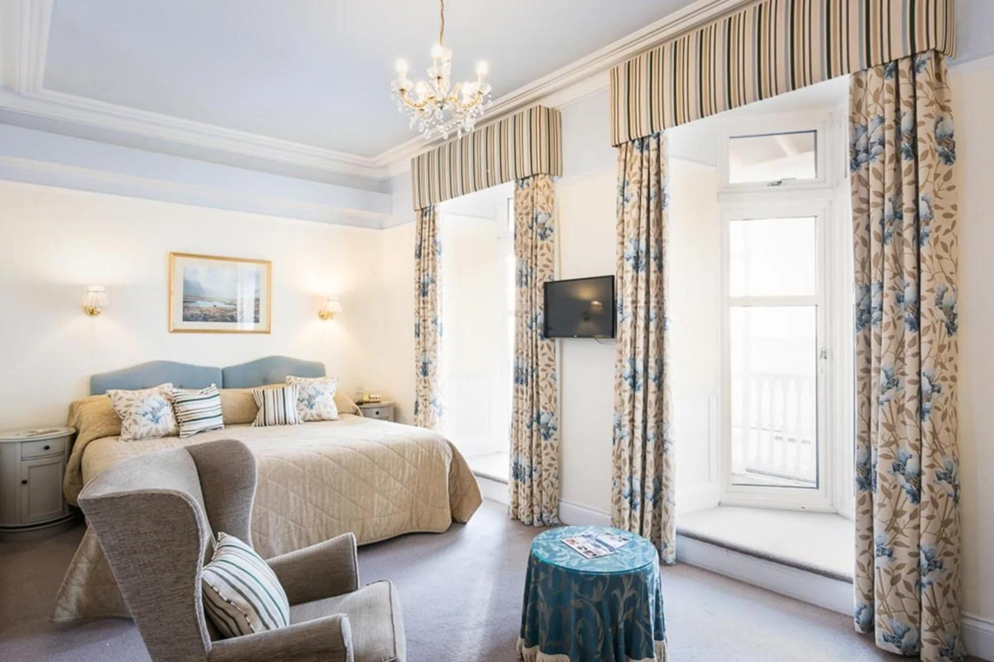 Deluxe Double Room with Balcony and Sea View in Royal York & Faulkner Hotel