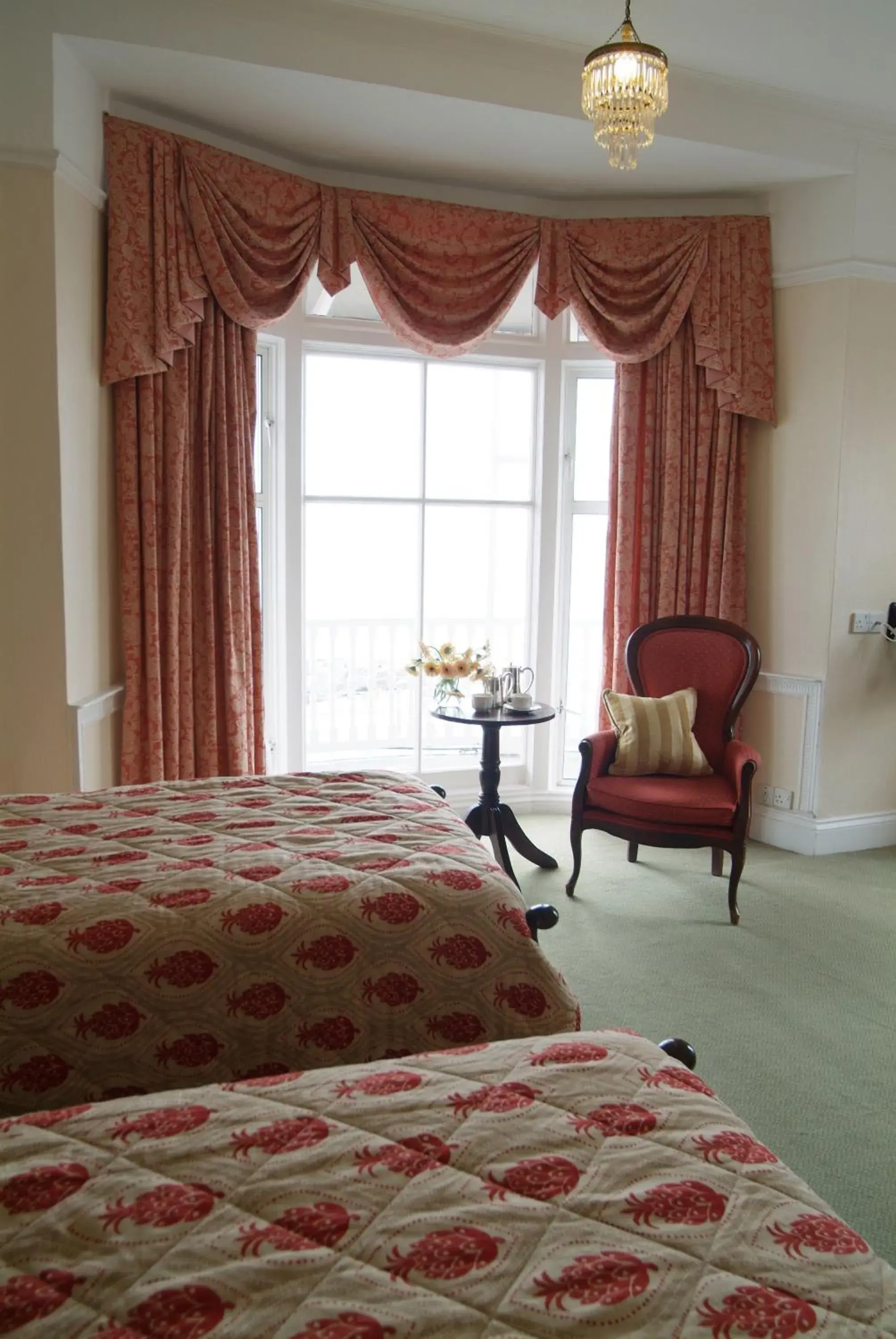 Deluxe Twin Room with Sea View in Royal York & Faulkner Hotel Deluxe Twin Room with Sea View in Royal York & Faulkner Hotel