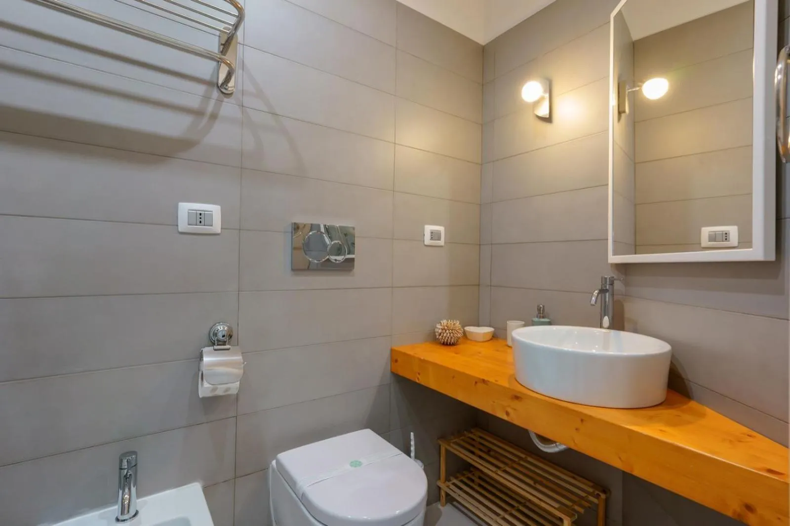 Shower in Lumiere Rooms - Eja Sardinia