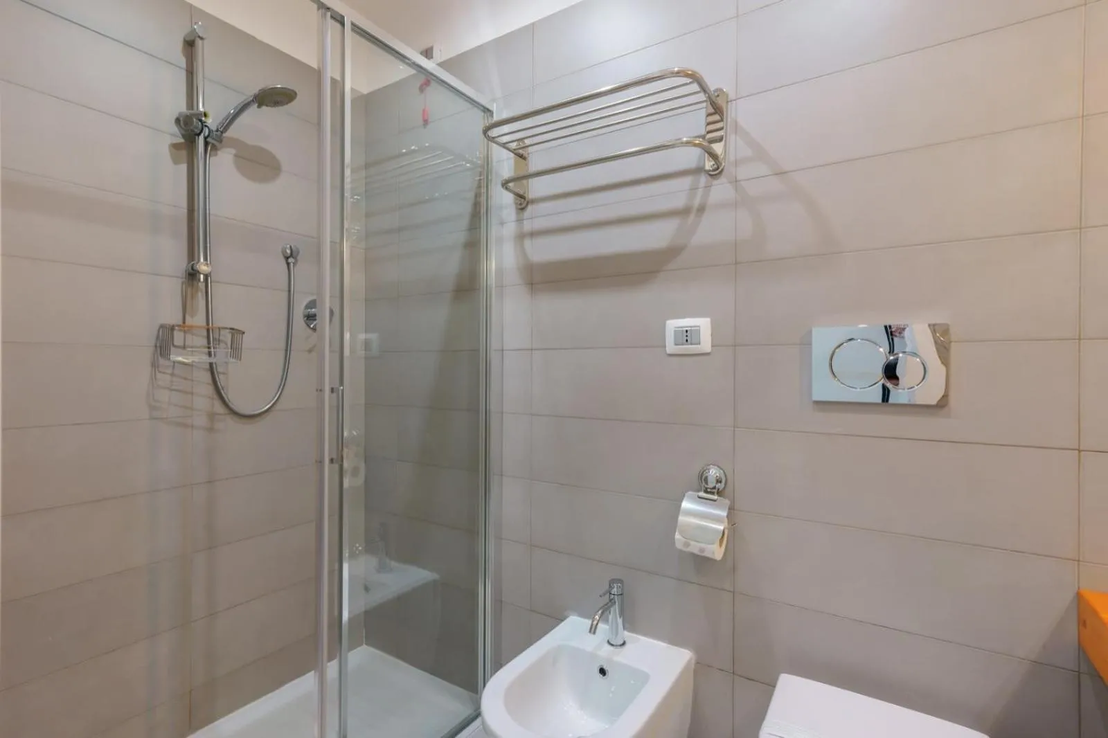 Shower in Lumiere Rooms - Eja Sardinia