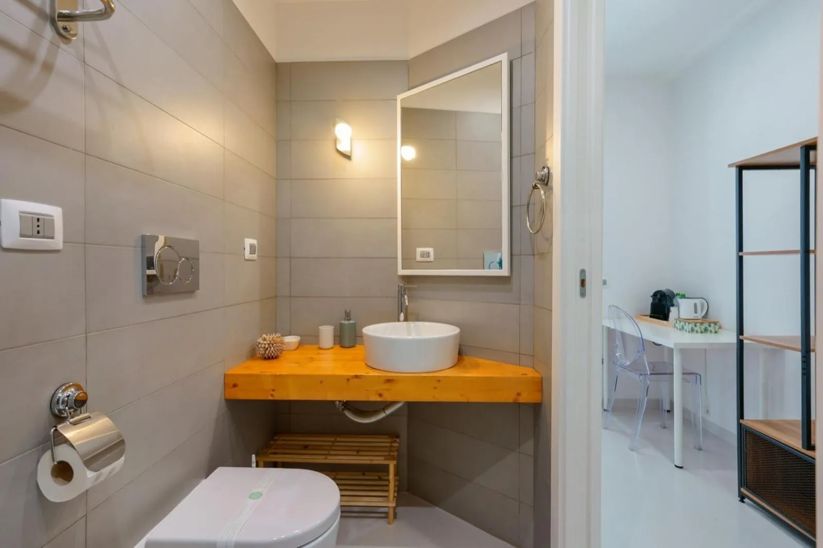 Shower in Lumiere Rooms - Eja Sardinia