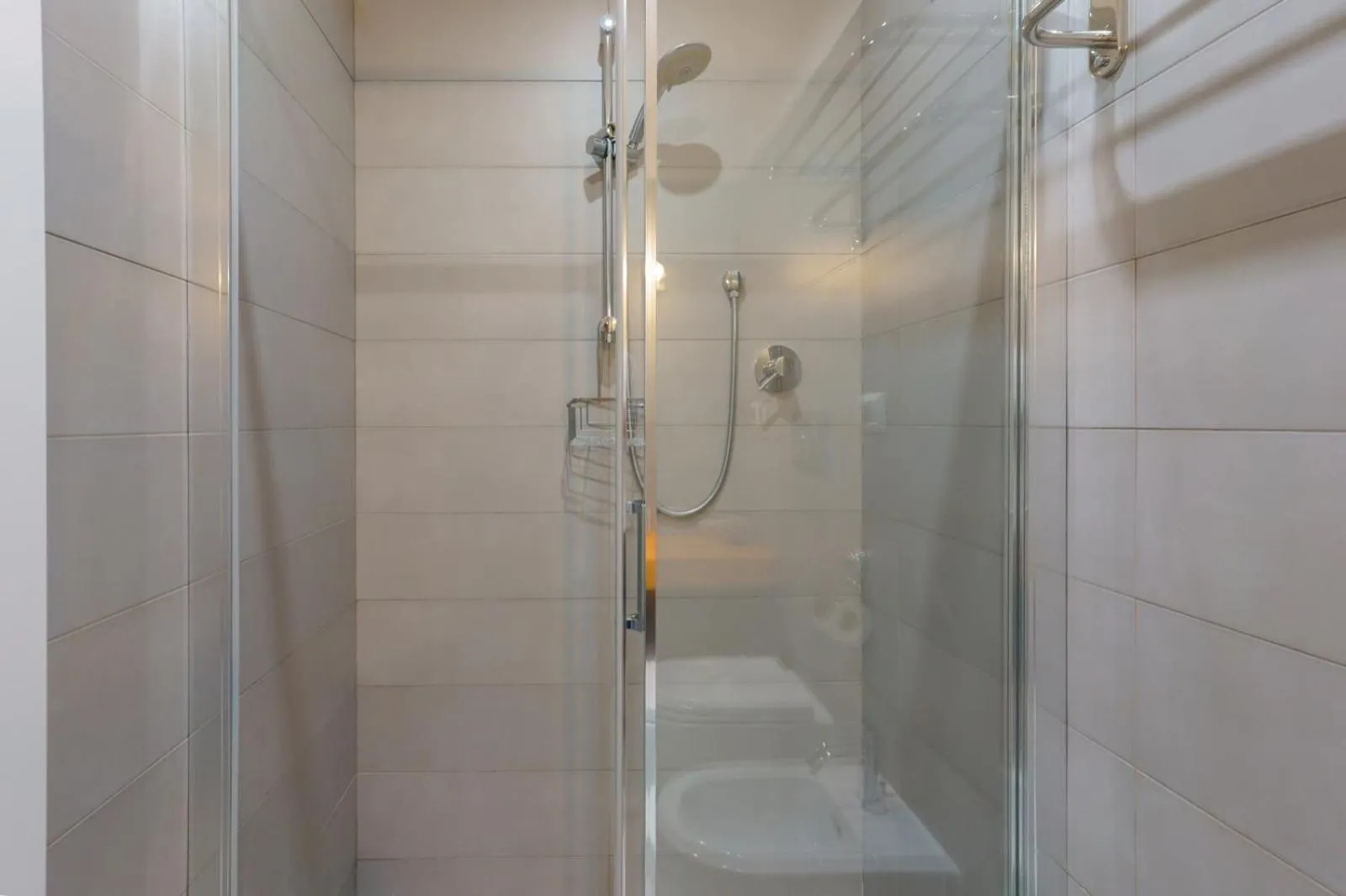 Shower in Lumiere Rooms - Eja Sardinia