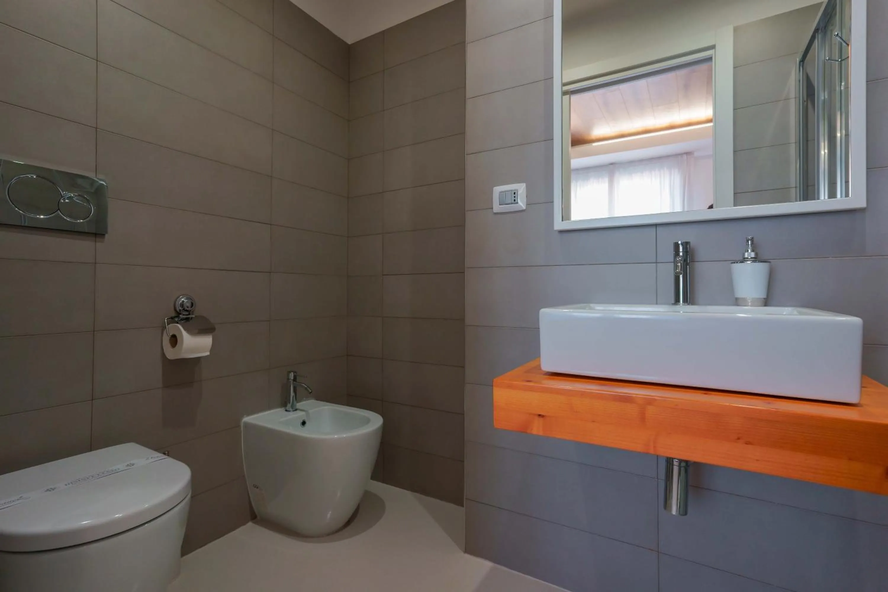 Shower in Lumiere Rooms - Eja Sardinia