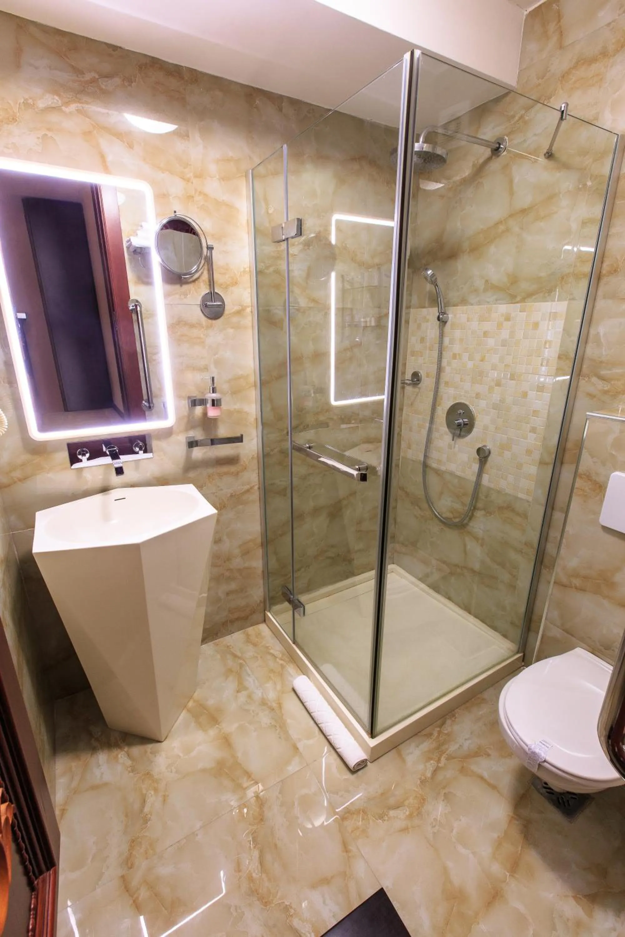 Bathroom in Hotel Premier