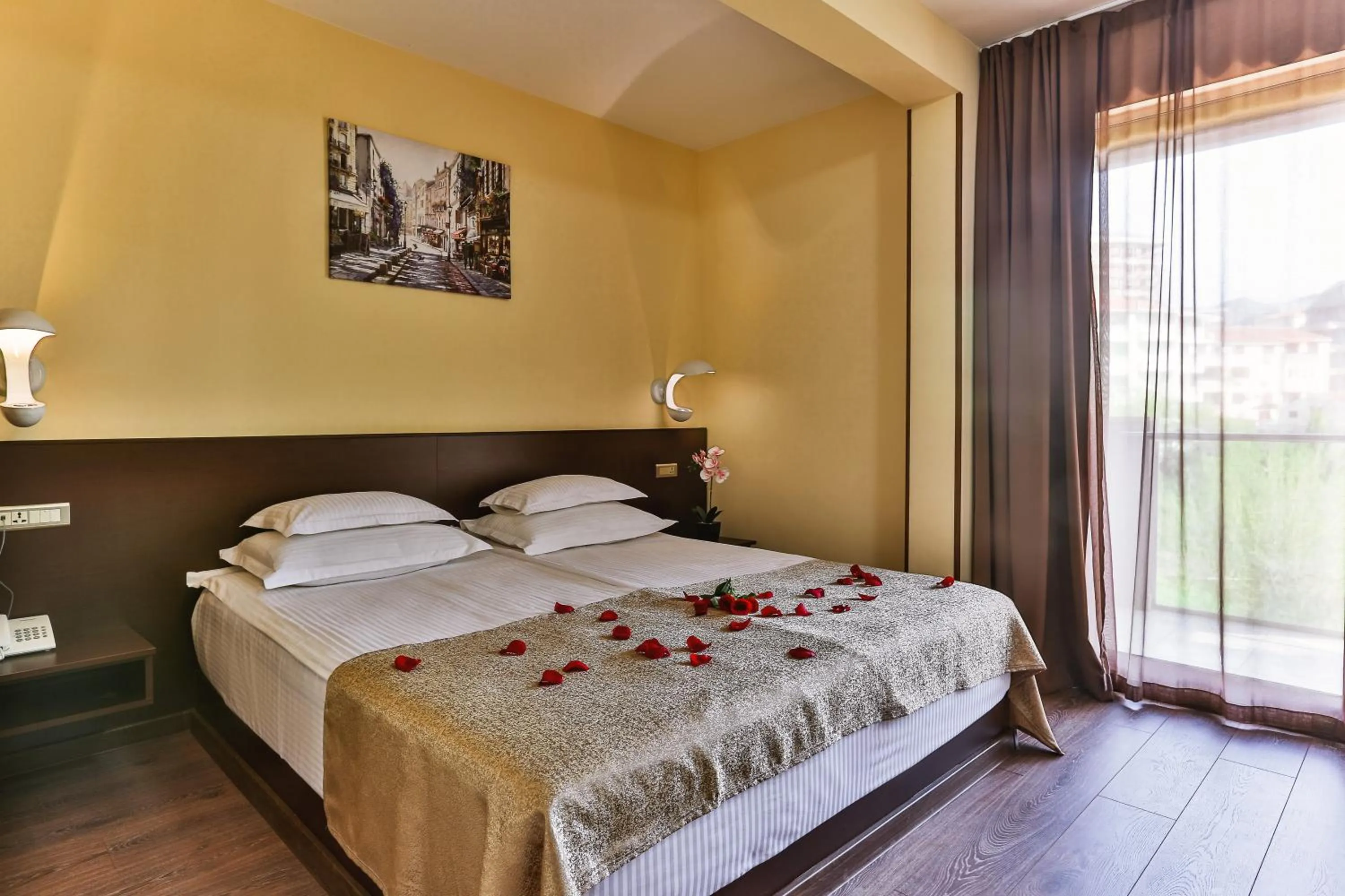 Photo of the whole room, Bed in Hotel Premier