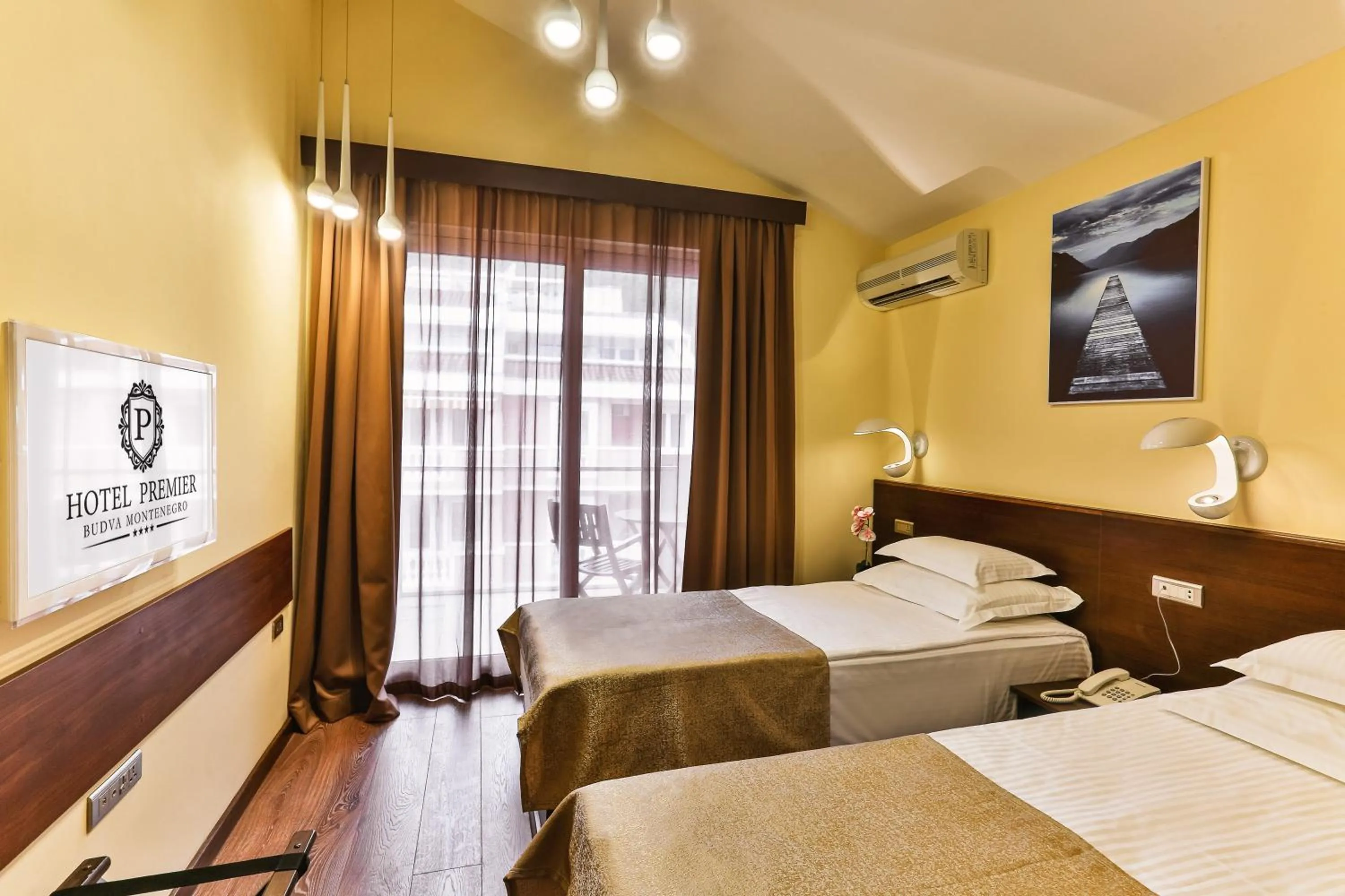 Bed in Hotel Premier