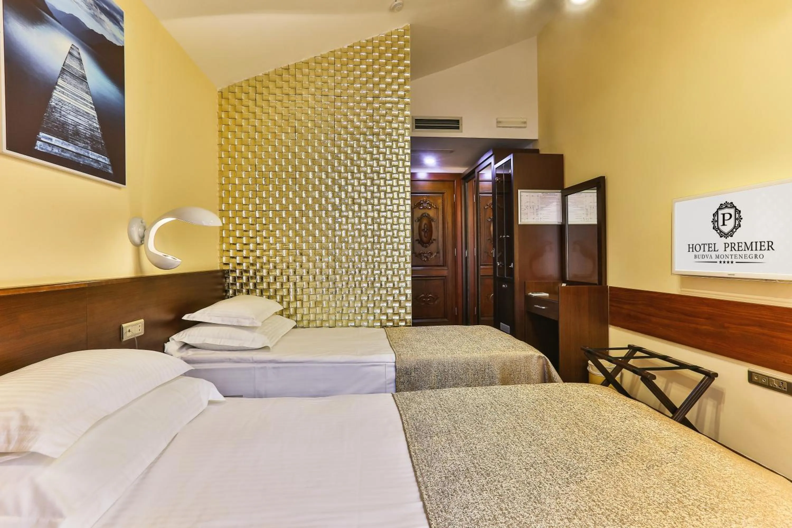 Bed in Hotel Premier