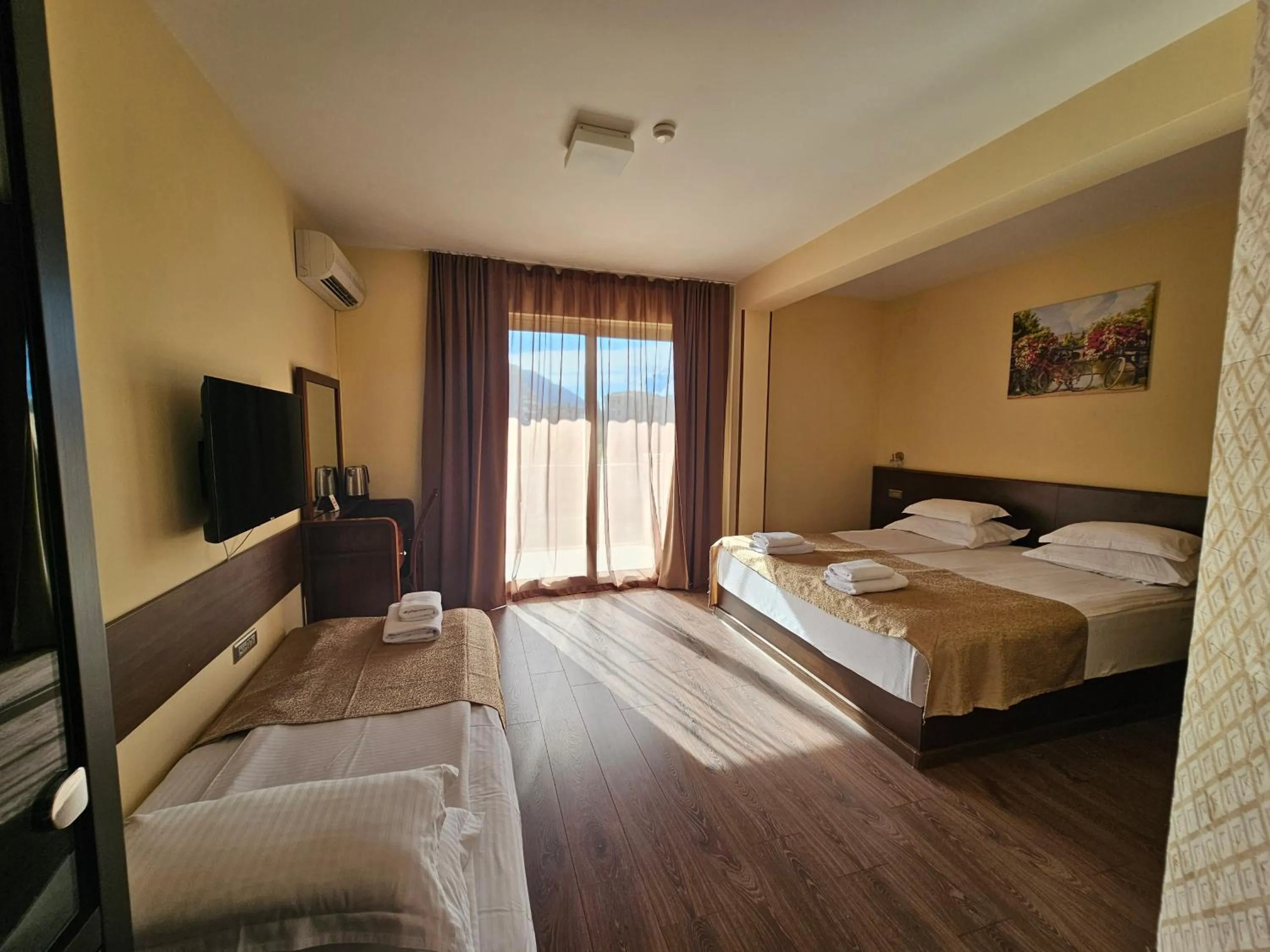 View (from property/room), Bed in Hotel Premier