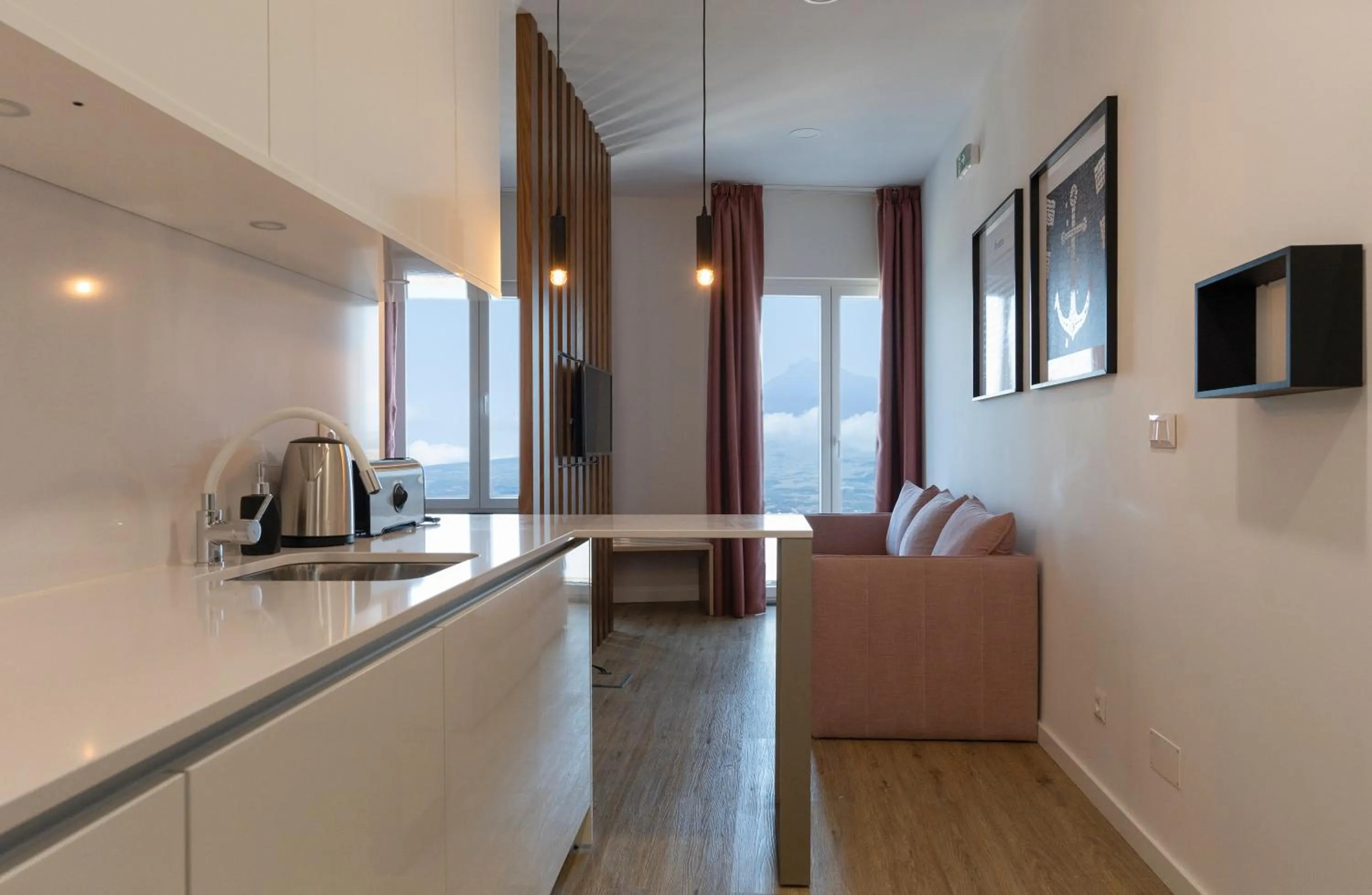 TV and multimedia in Horta Bay