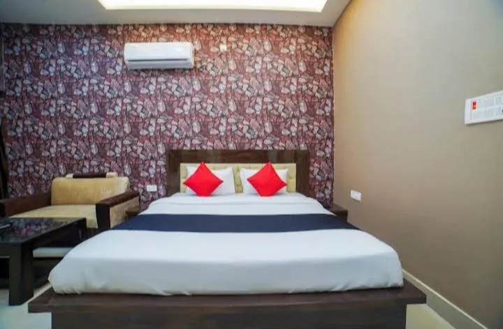 Bed in Oyo Hotel Corinthians