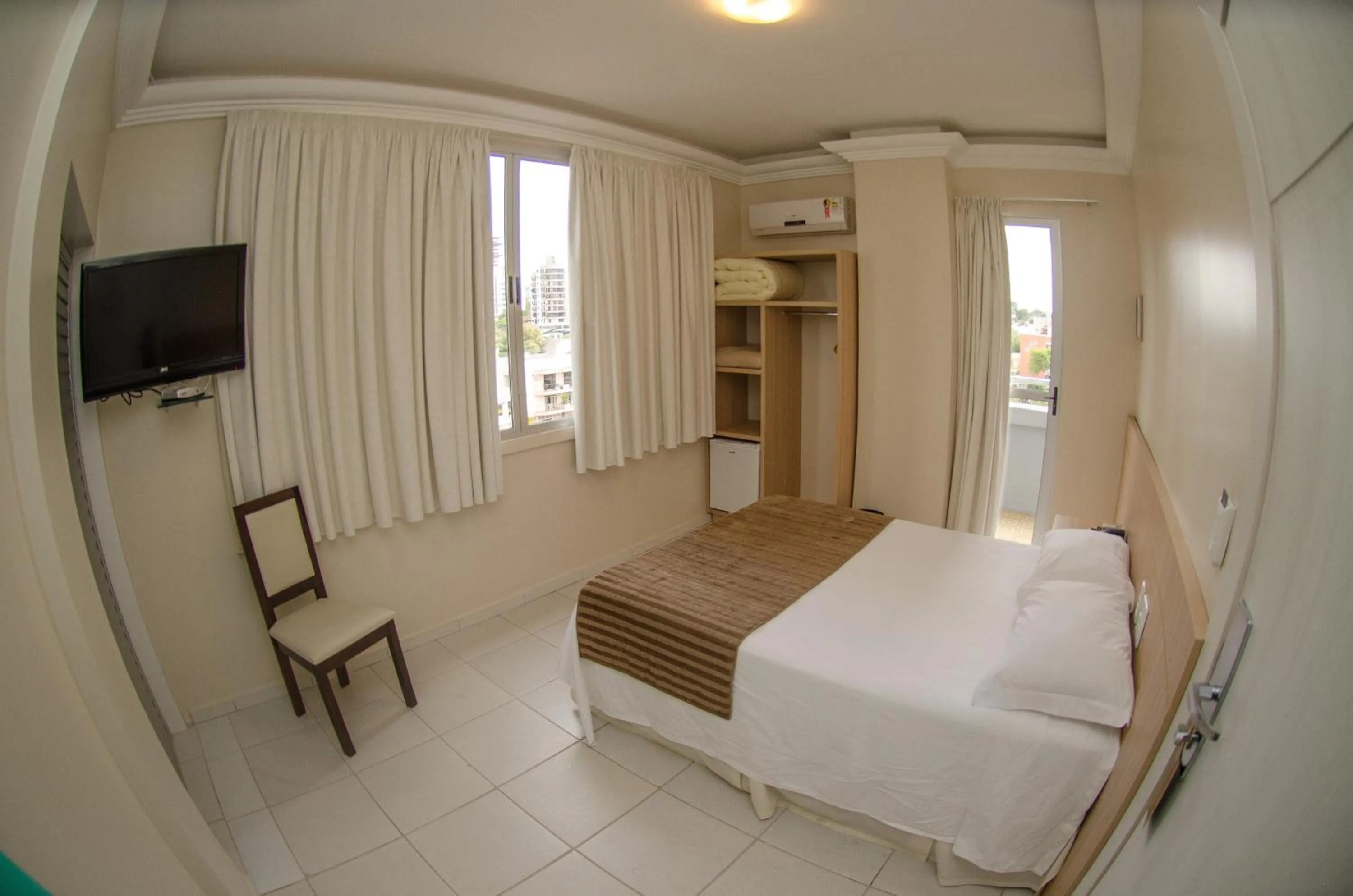 Photo of the whole room, Bed in Hotel Desbravador