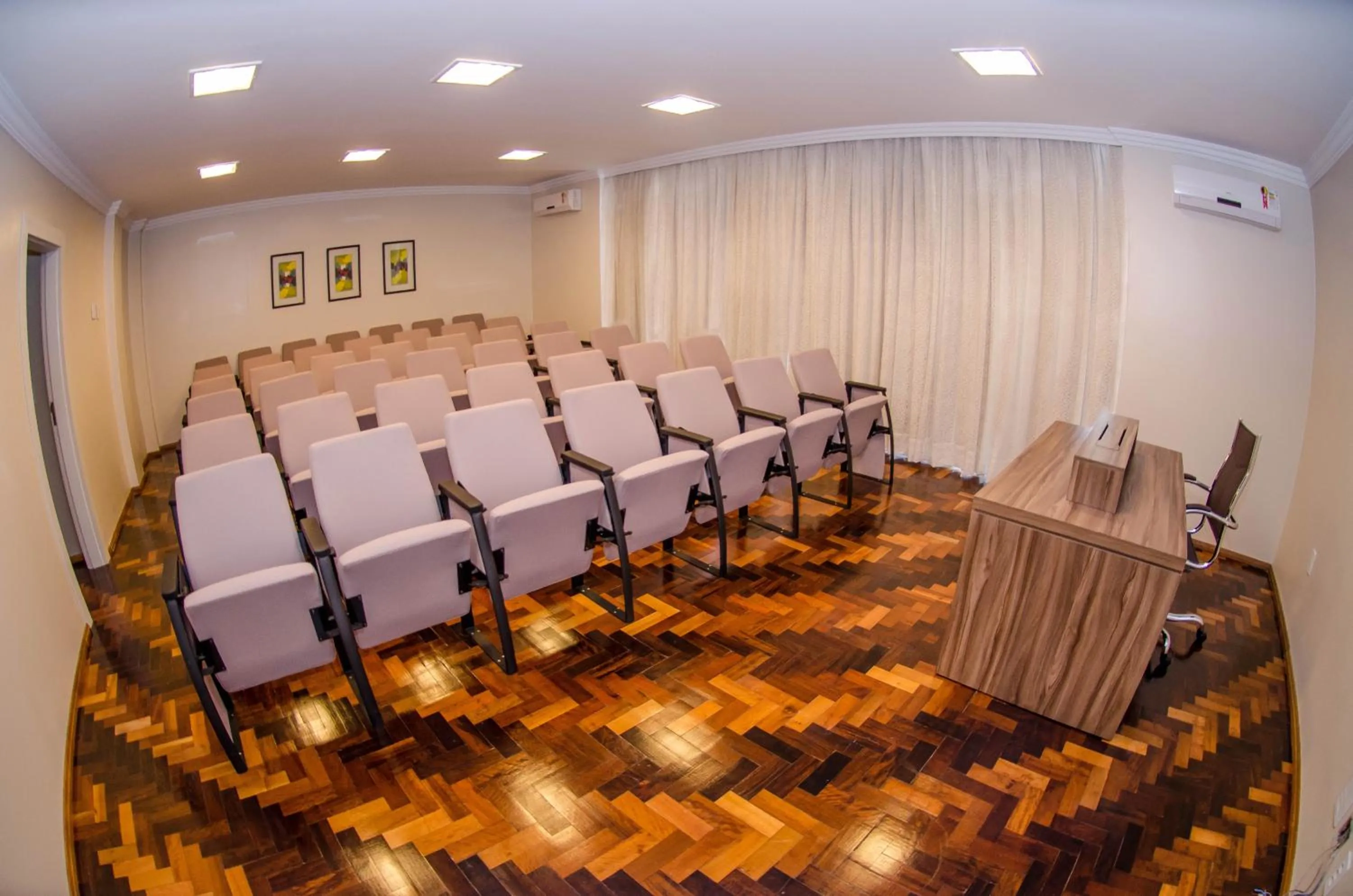 Business facilities in Hotel Desbravador