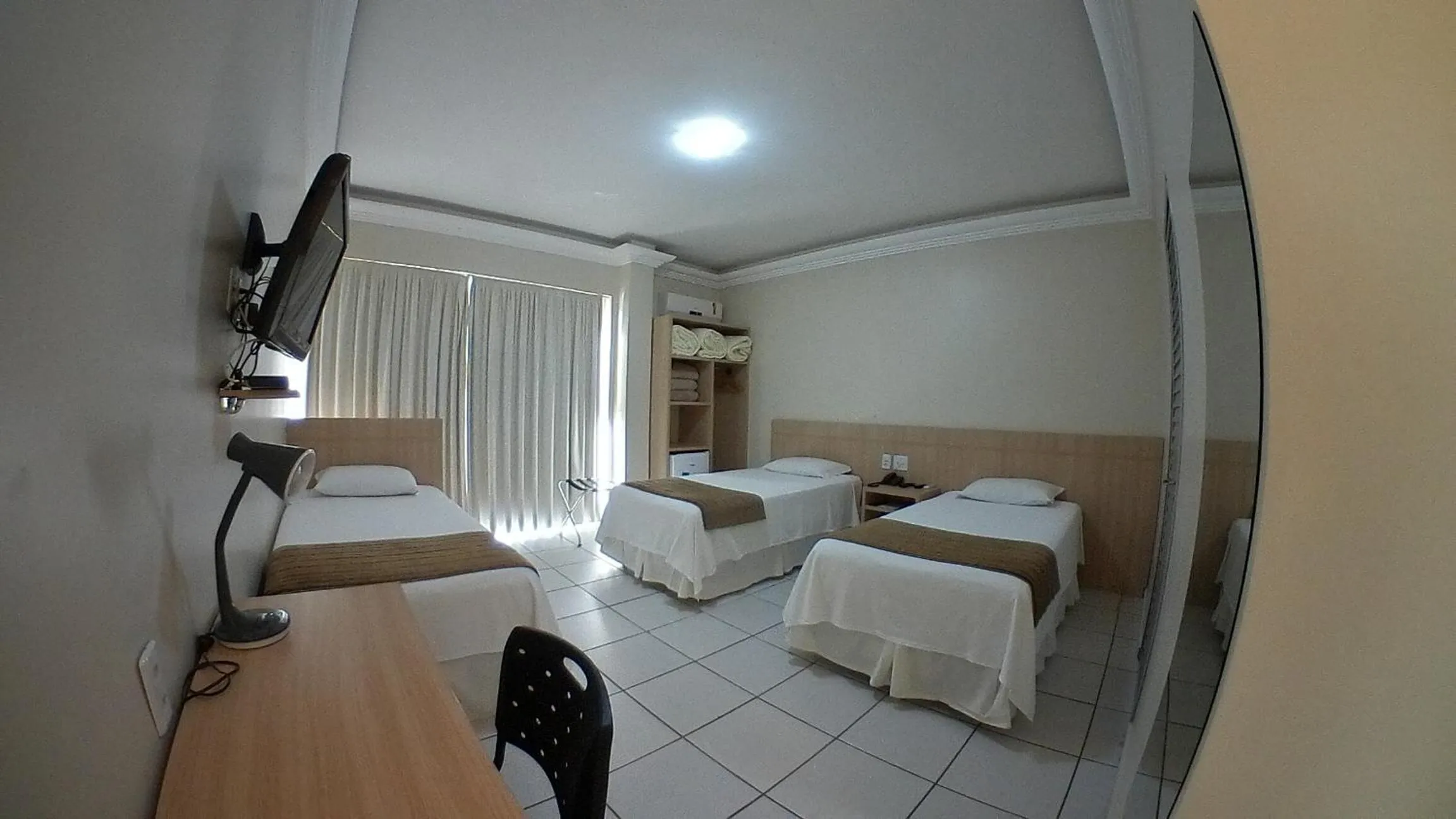 Property building, Bed in Hotel Desbravador
