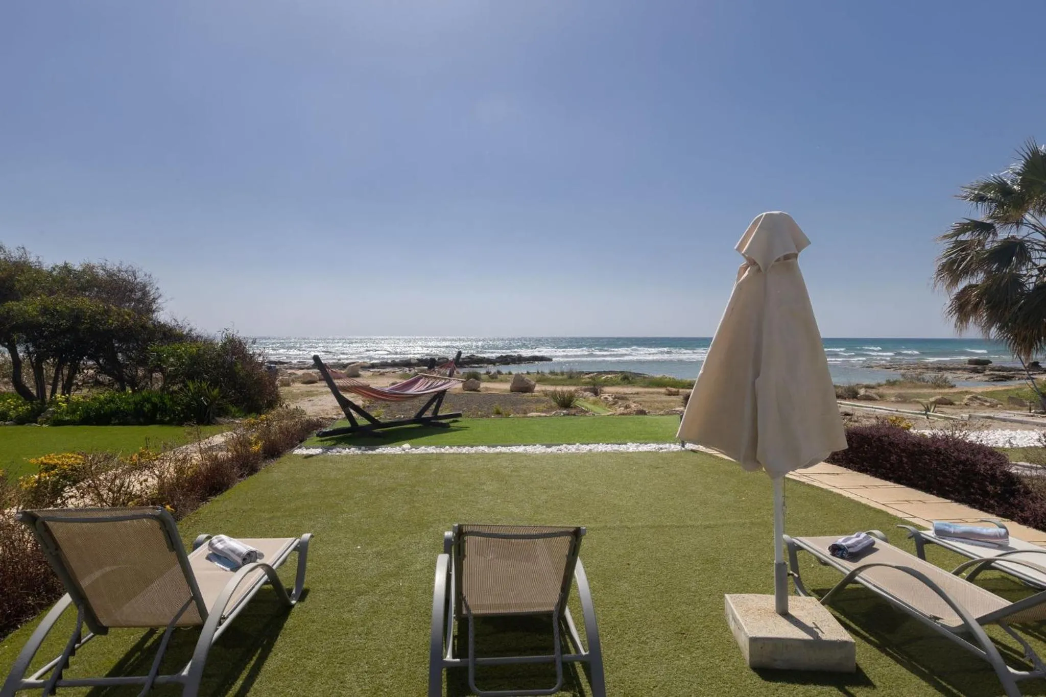 Villa Suri, Luxury Seafront Villa