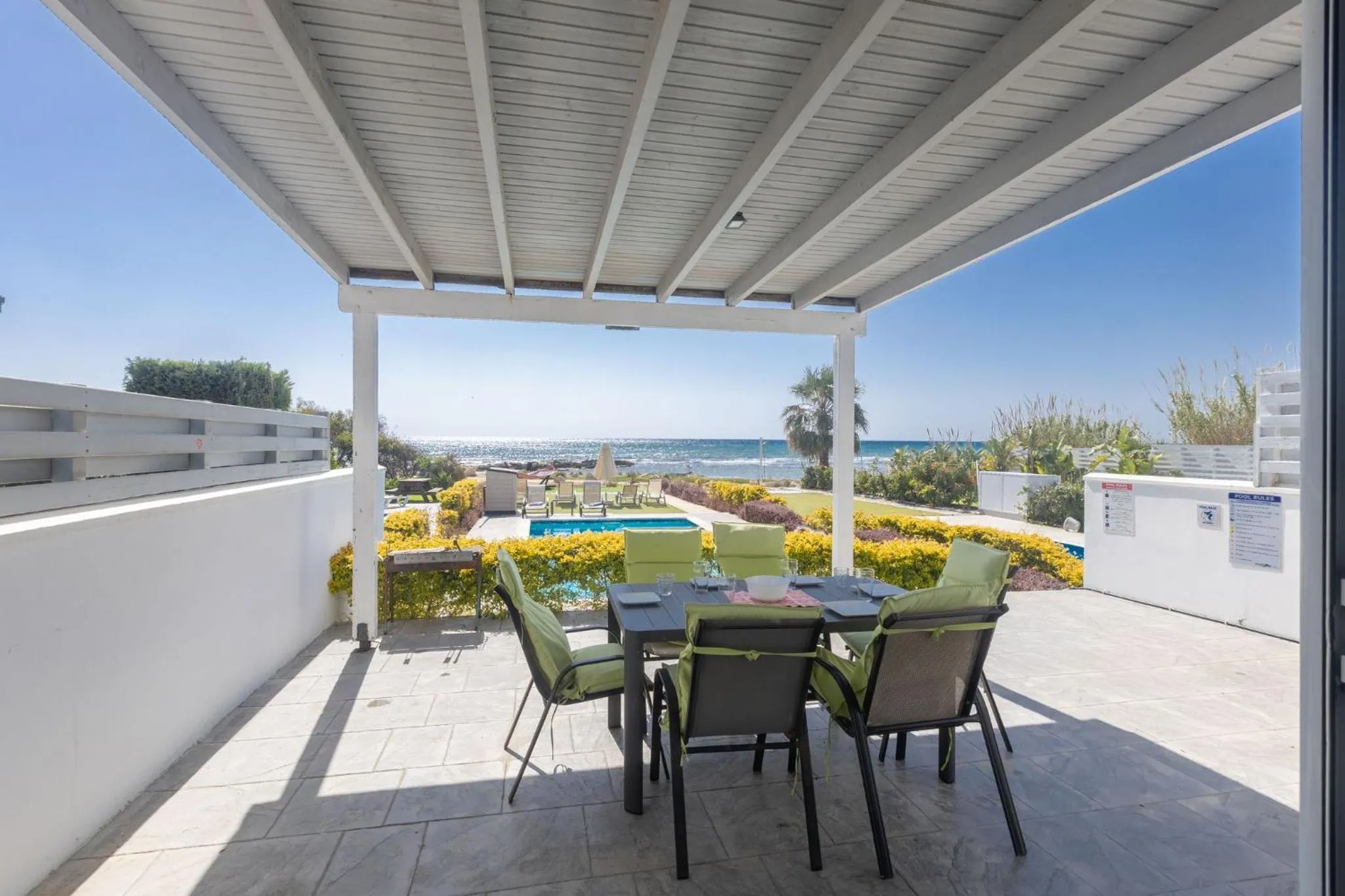 Villa Suri, Luxury Seafront Villa