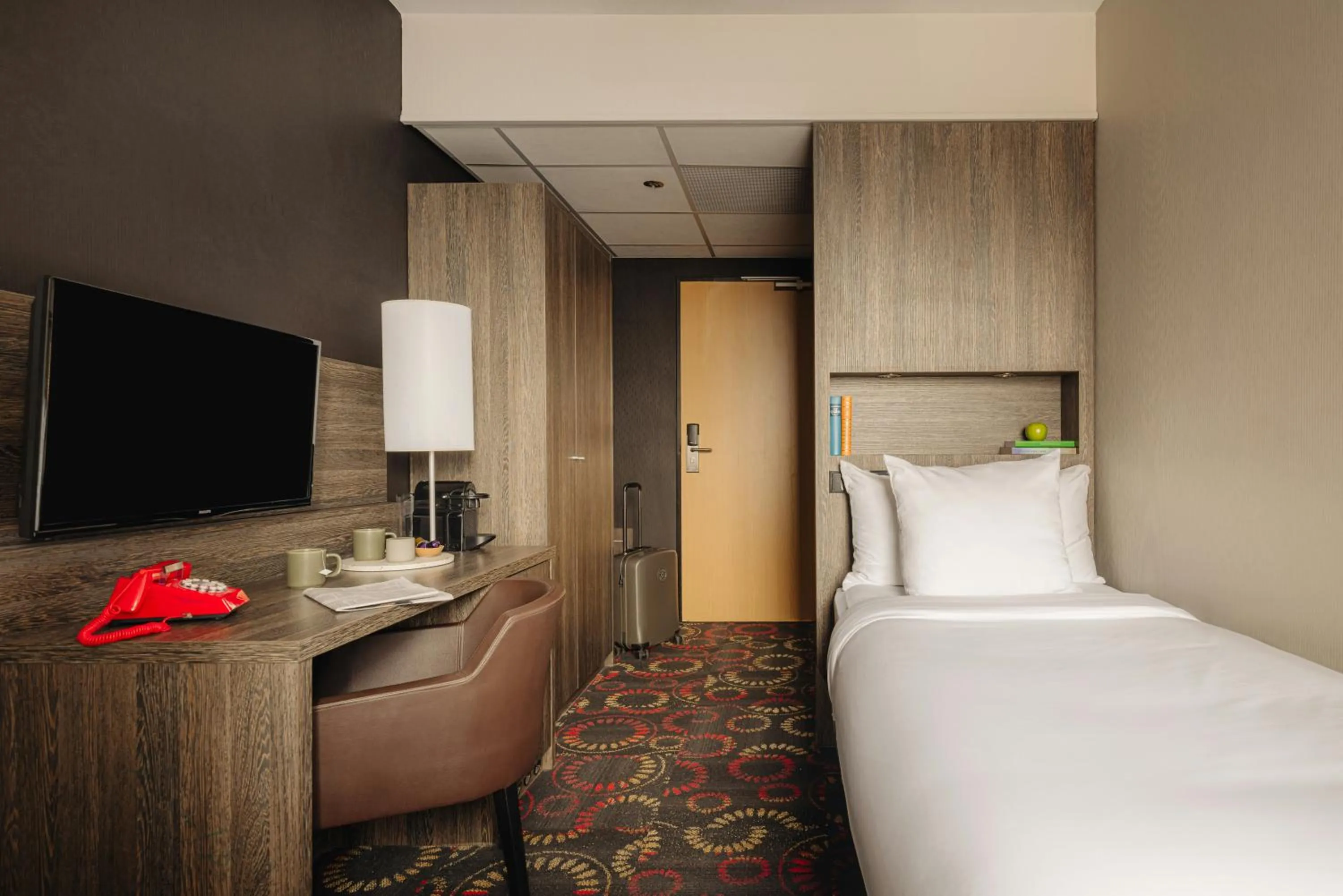 Photo of the whole room, Bed in Leonardo Hotel Eindhoven City Center