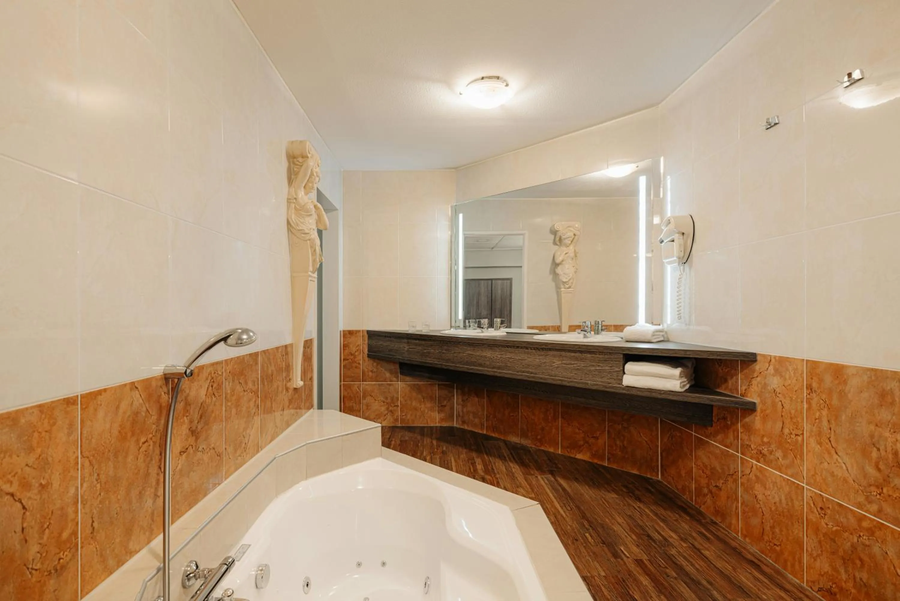 Bathroom in Leonardo Hotel Eindhoven City Center