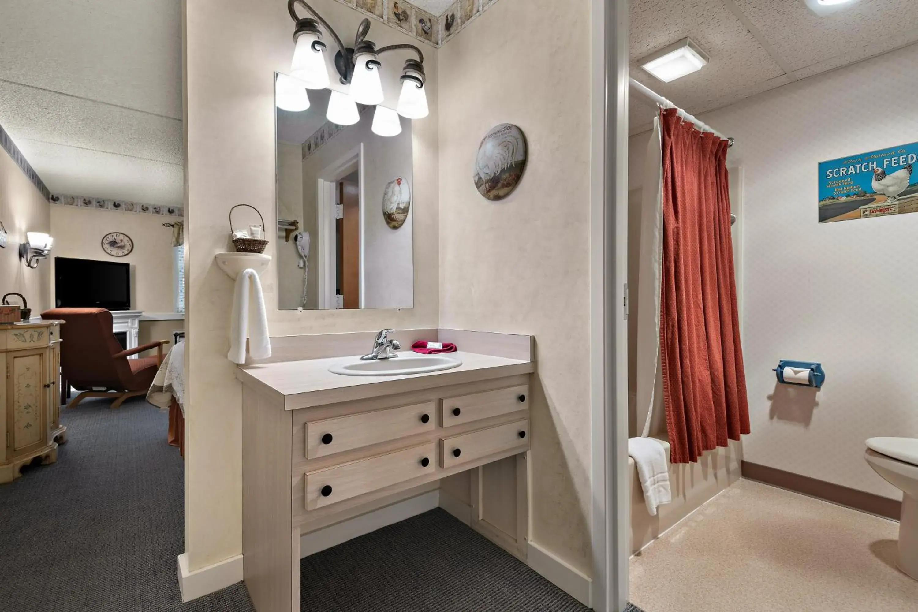 King Suite in Country Living Inn King Suite in Country Living Inn