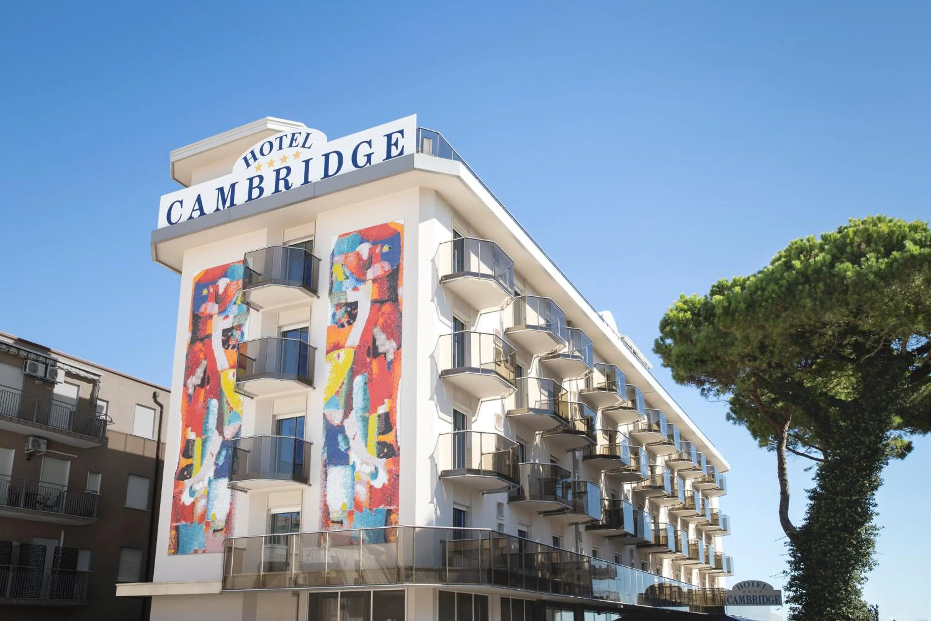 Property building in Hotel Cambridge