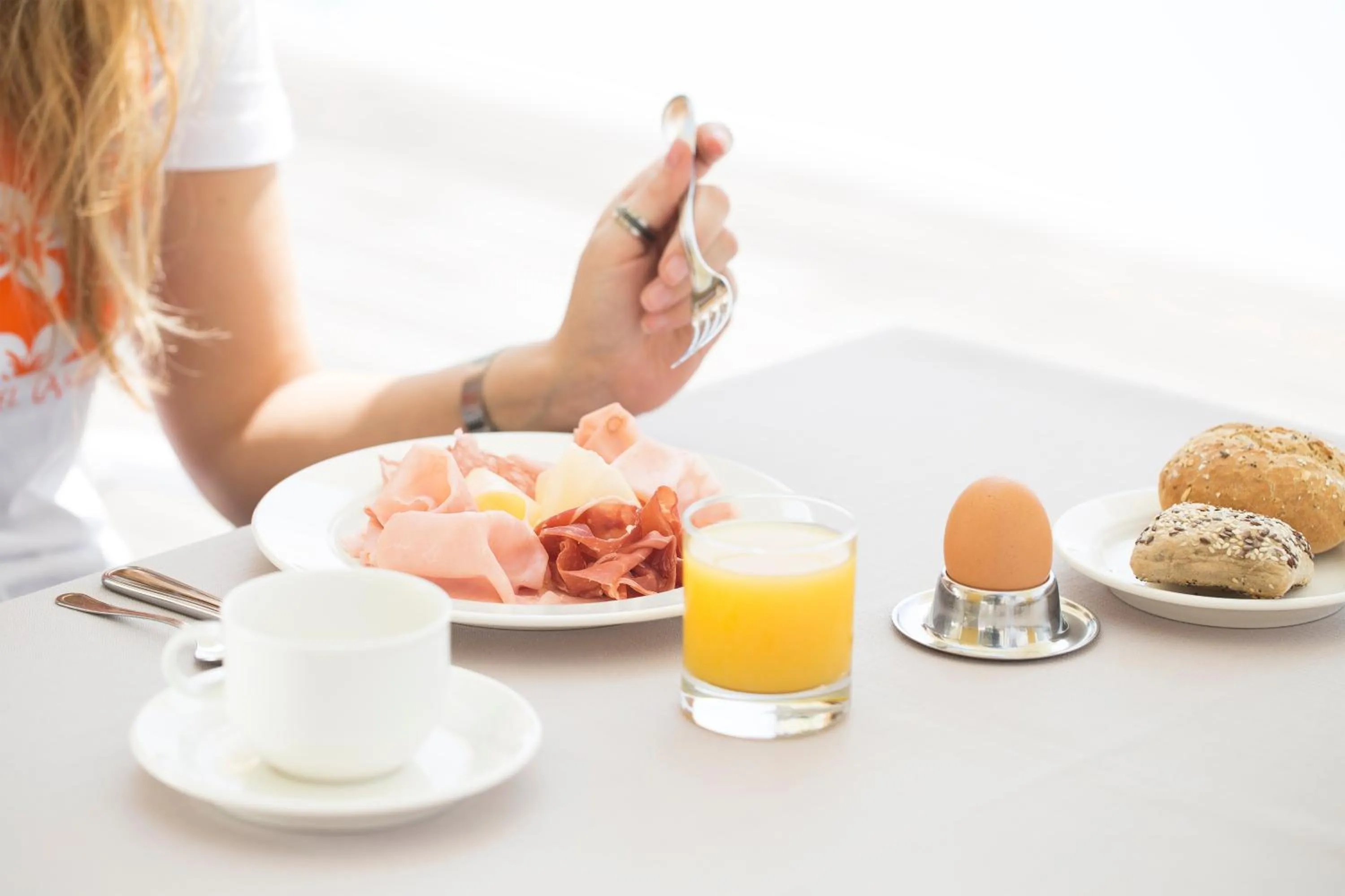 Buffet breakfast in Hotel Cambridge