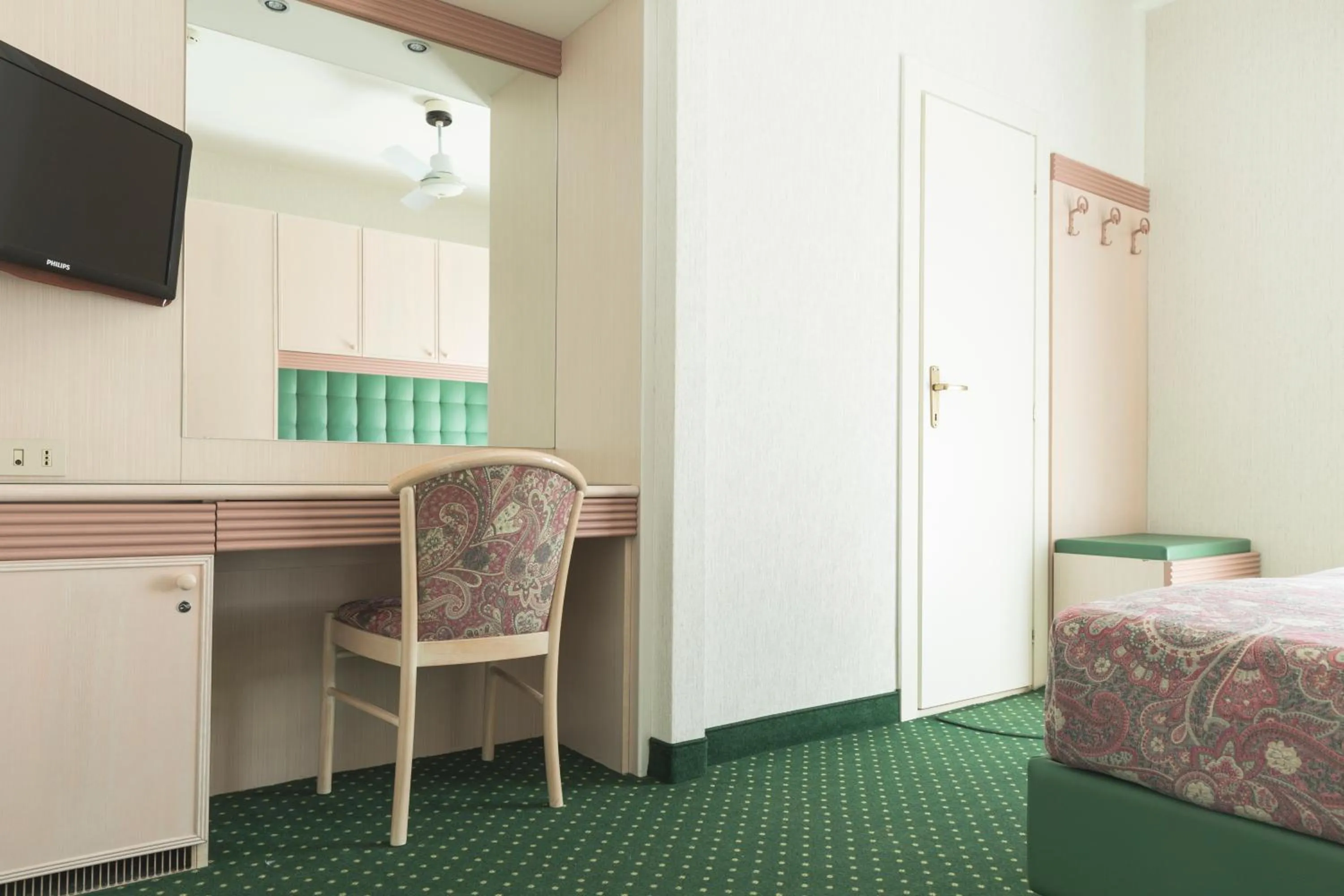 Bedroom, Bed in Hotel Cambridge