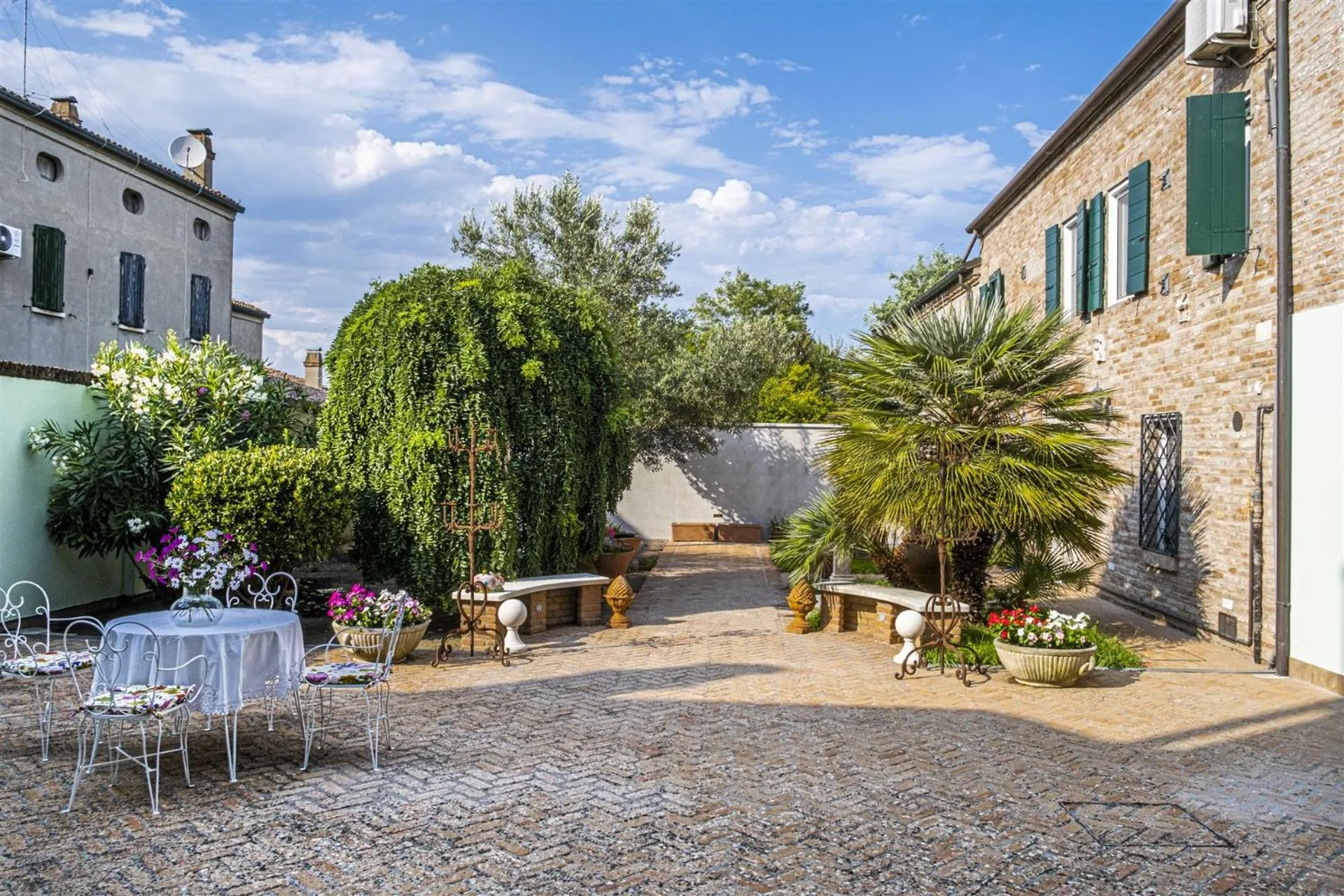 Garden view in B&B Corte dei Ducati