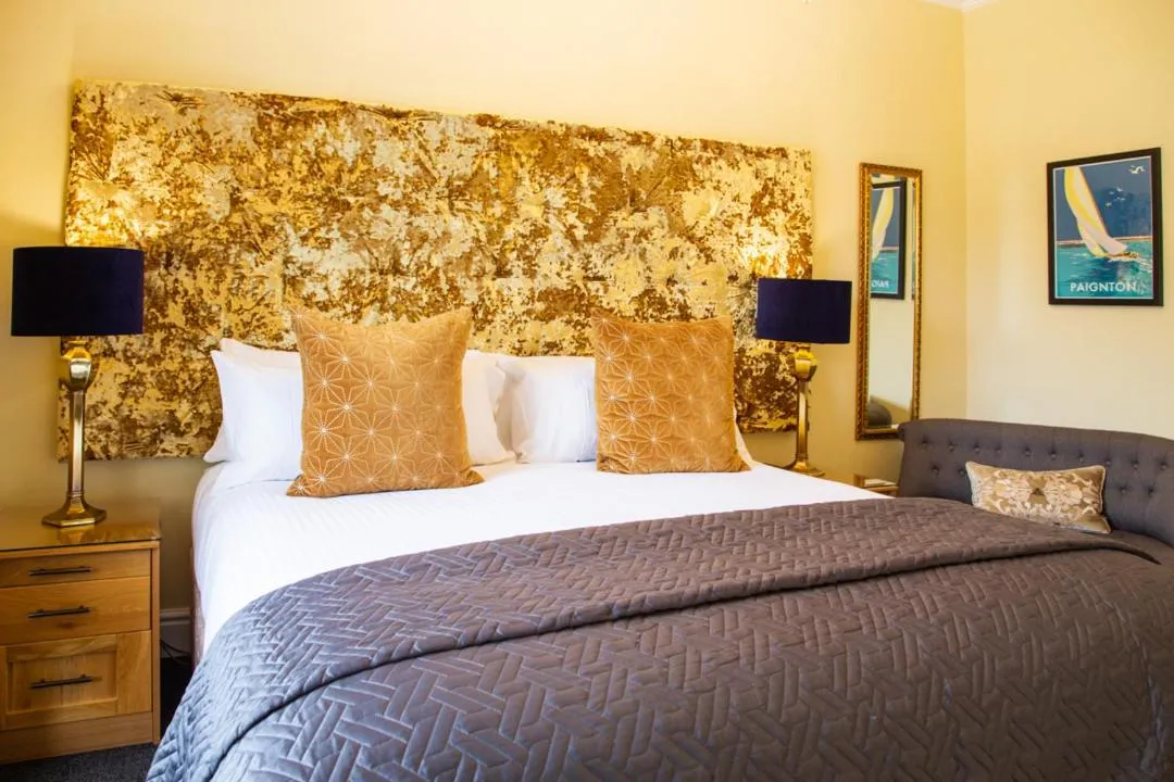 Photo of the whole room, Bed in Haytor Hotel