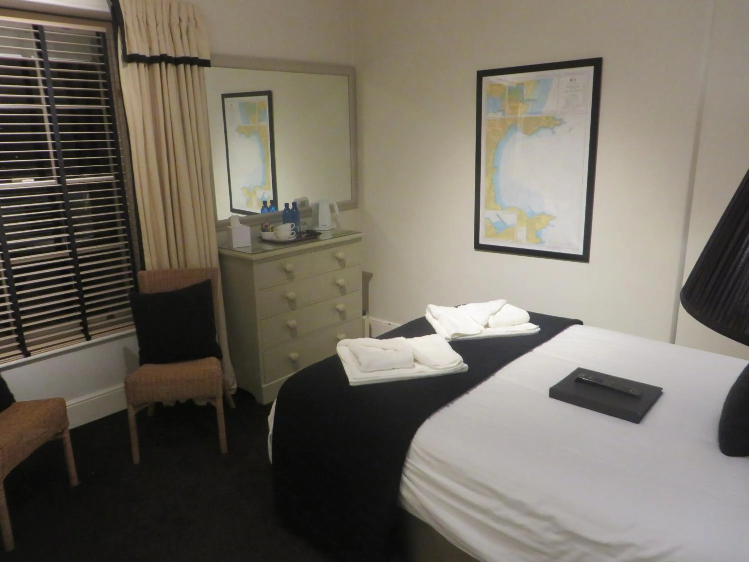 Photo of the whole room, Bed in Haytor Hotel