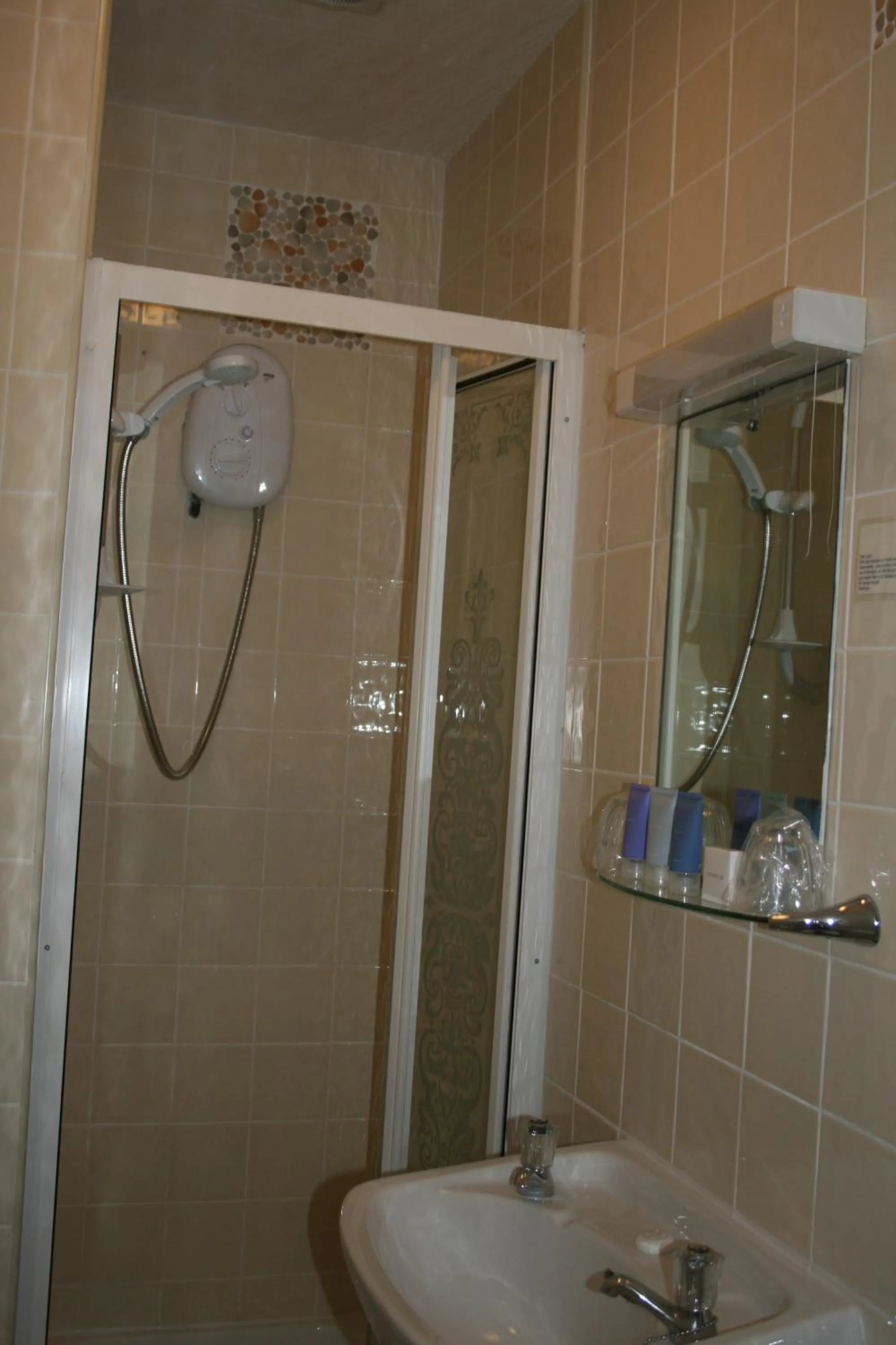 Shower in Haytor Hotel