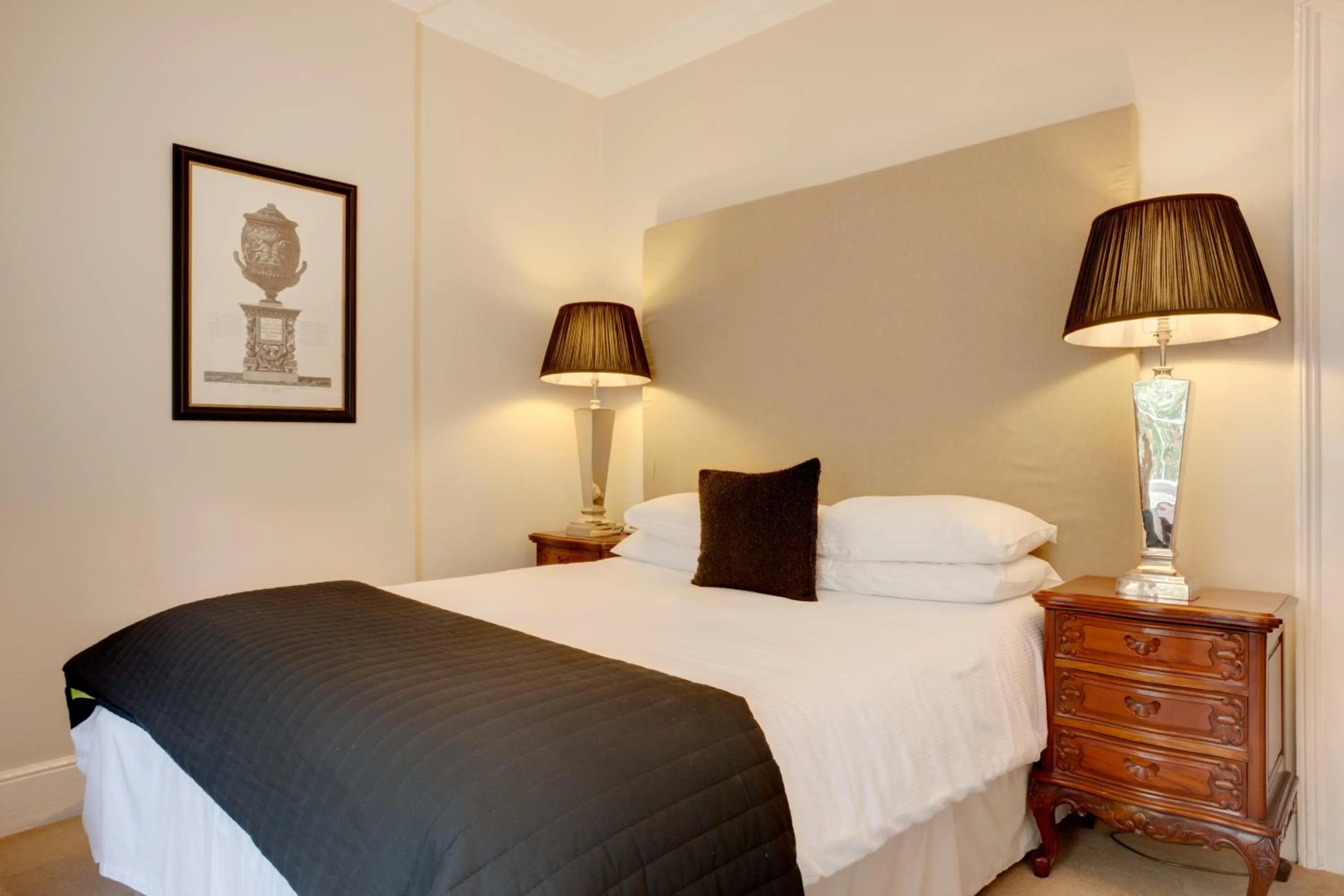 Photo of the whole room, Bed in Haytor Hotel