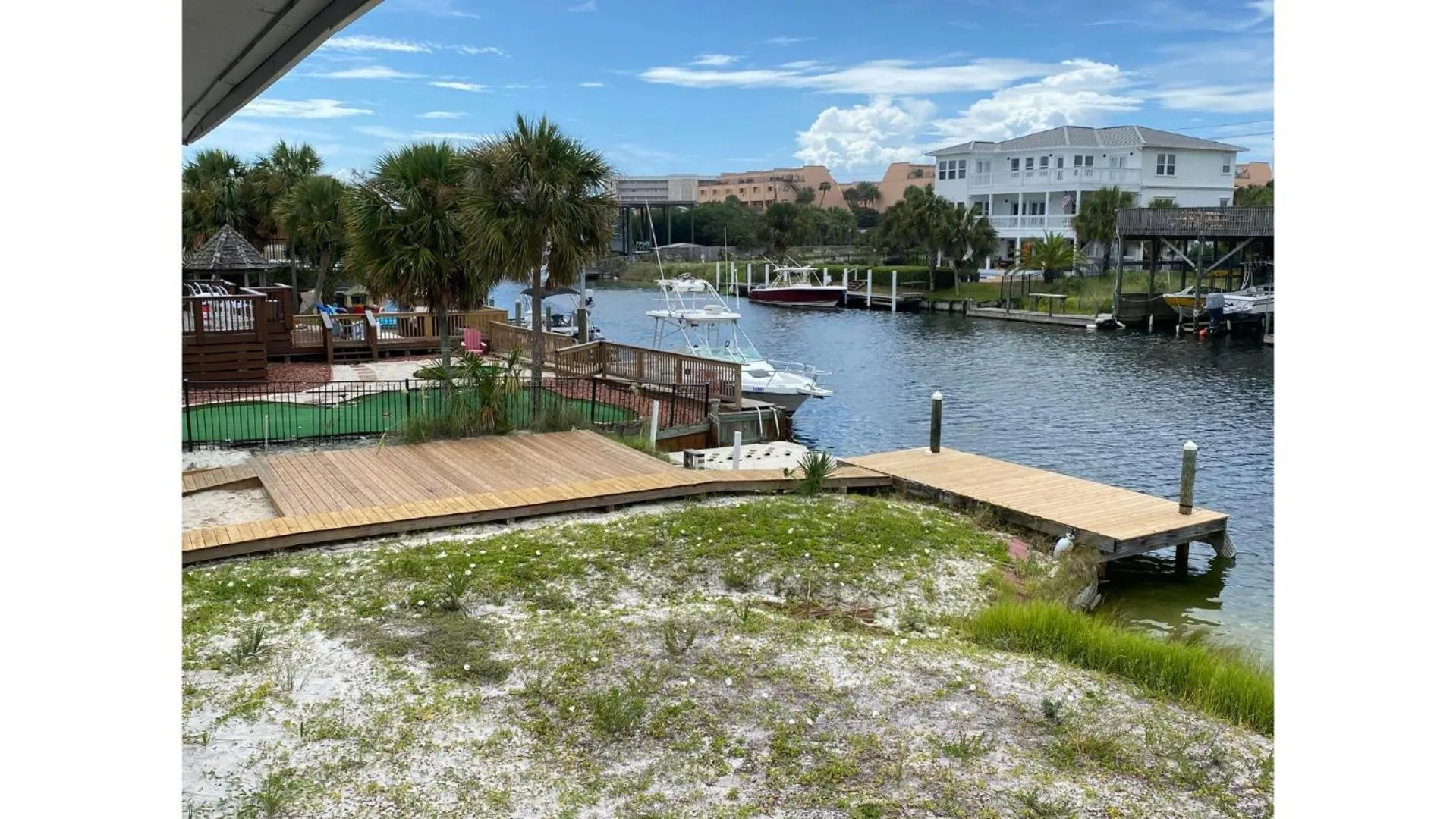 The Back Porch - Is a relaxing 4 bedroom 3 bathroom House on Holiday Isle