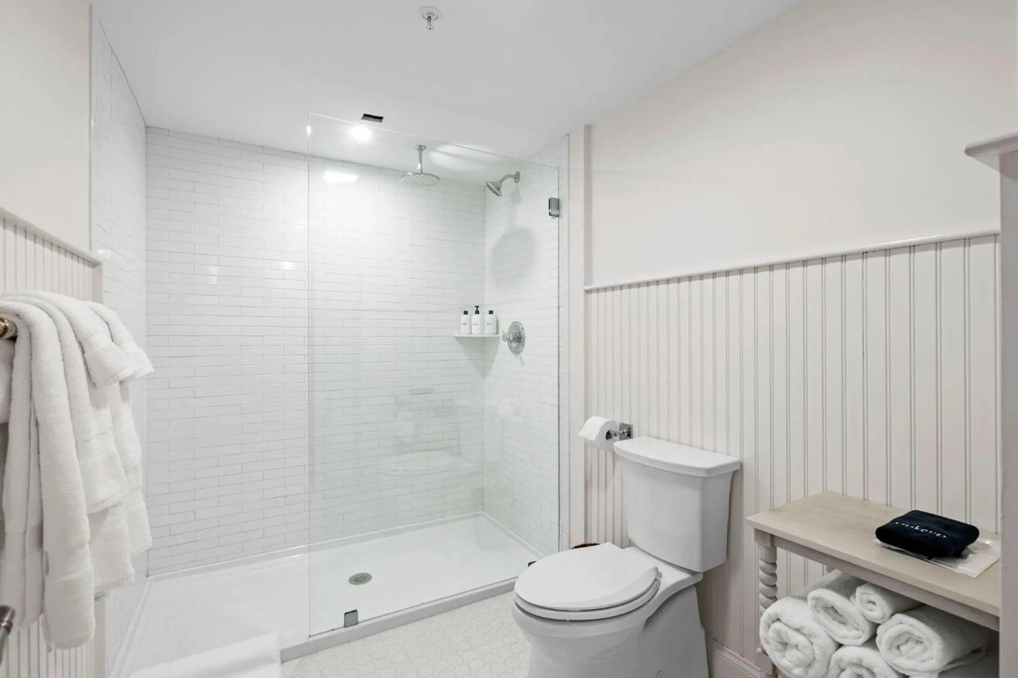 Shower in The Davenport Inn